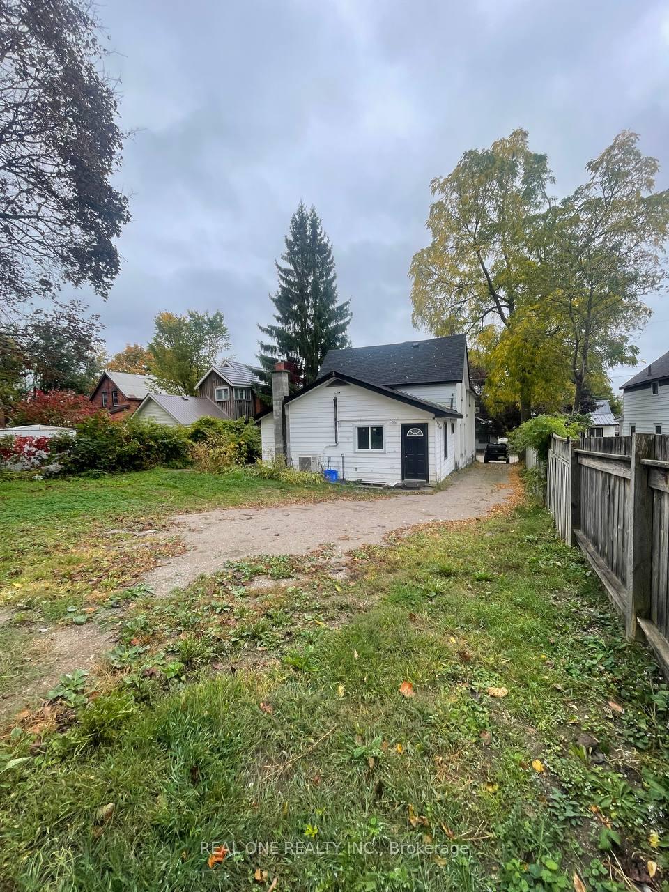 Photo 36 of 216 John Street N, Orillia — HOMEH