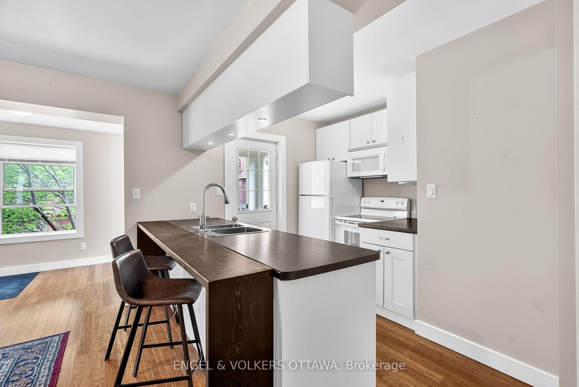 Photo 5 of Unit 3, 440 Mcleod Street, Ottawa, Ottawa Centre — HOMEH