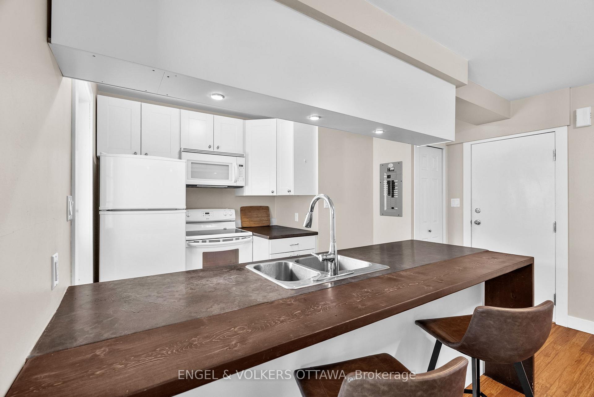 Photo 6 of Unit 3, 440 Mcleod Street, Ottawa, Ottawa Centre — HOMEH