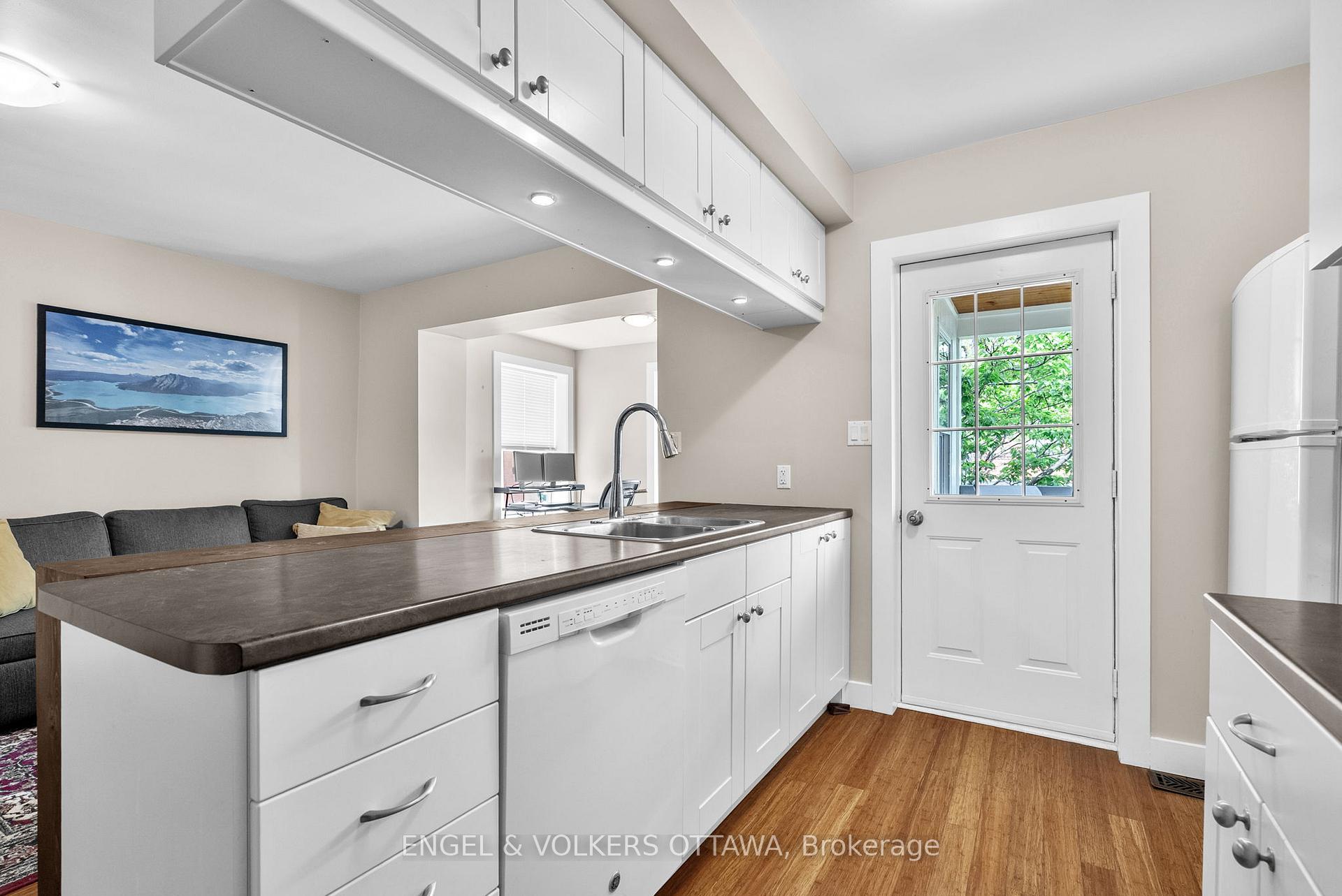 Photo 8 of Unit 3, 440 Mcleod Street, Ottawa, Ottawa Centre — HOMEH