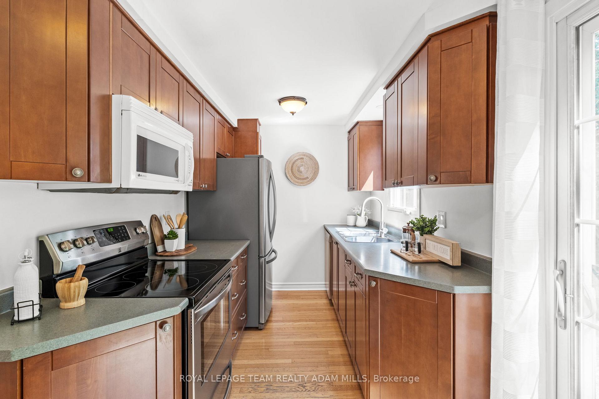 Photo 13 of 1205 St. Moritz Court, Ottawa, Convent Glen North — HOMEH