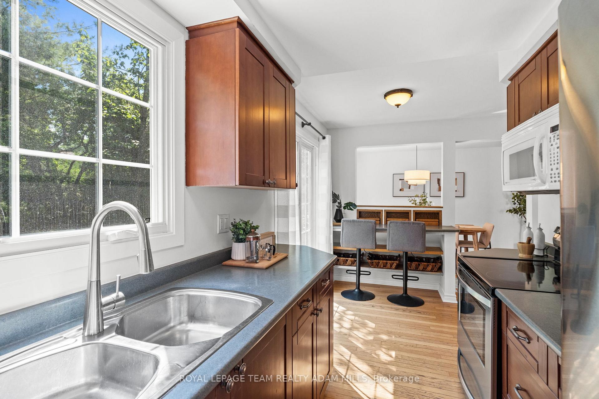 Photo 15 of 1205 St. Moritz Court, Ottawa, Convent Glen North — HOMEH