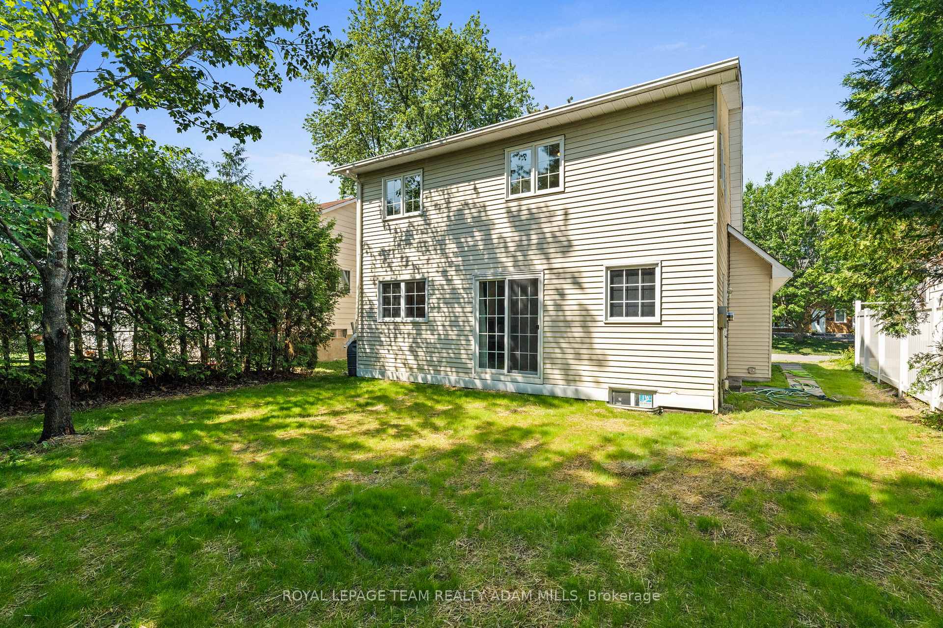 Photo 32 of 1205 St. Moritz Court, Ottawa, Convent Glen North — HOMEH
