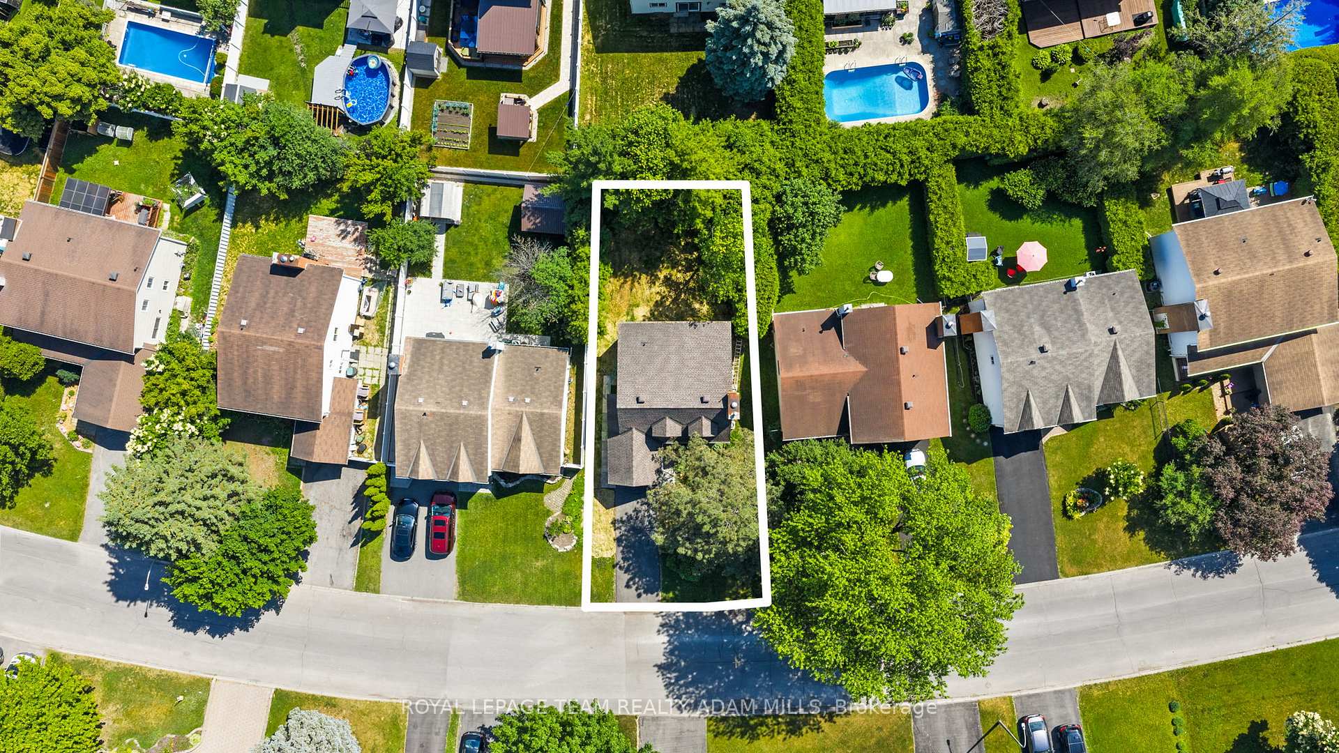 Photo 35 of 1205 St. Moritz Court, Ottawa, Convent Glen North — HOMEH