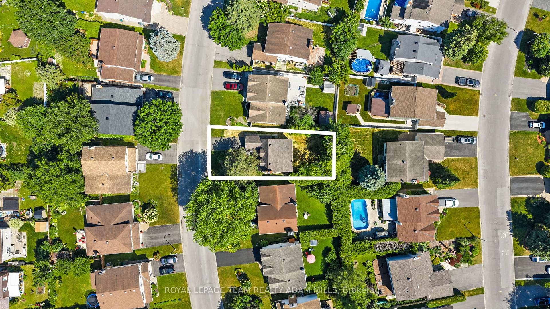 Photo 36 of 1205 St. Moritz Court, Ottawa, Convent Glen North — HOMEH
