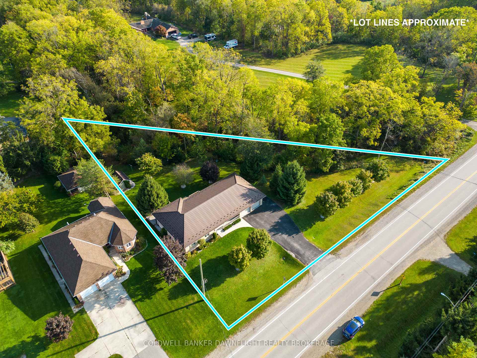 Photo 3 of 2162 Parkhill Drive, North Middlesex, Parkhill — HOMEH