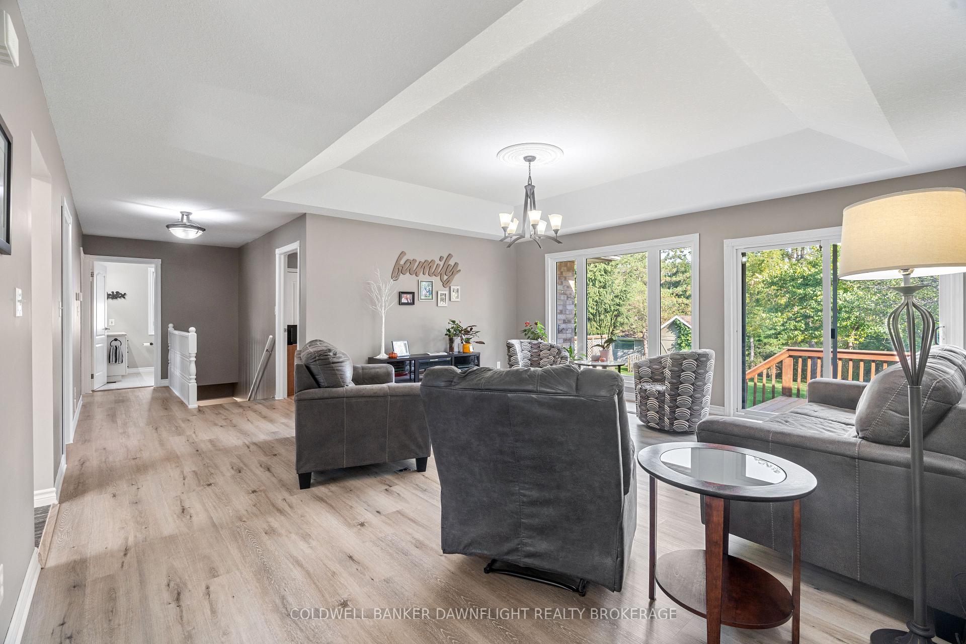 Photo 7 of 2162 Parkhill Drive, North Middlesex, Parkhill — HOMEH