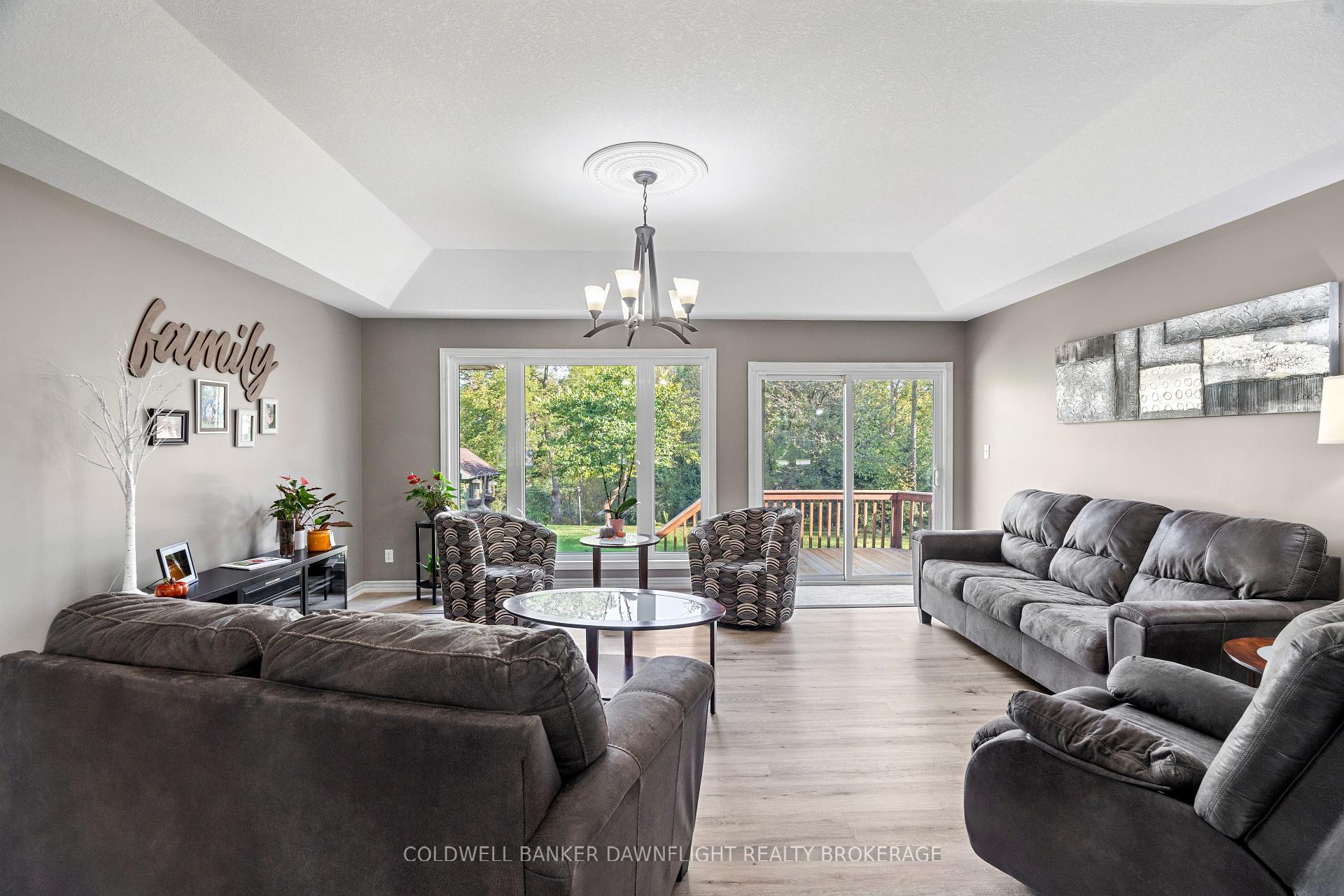 Photo 9 of 2162 Parkhill Drive, North Middlesex, Parkhill — HOMEH