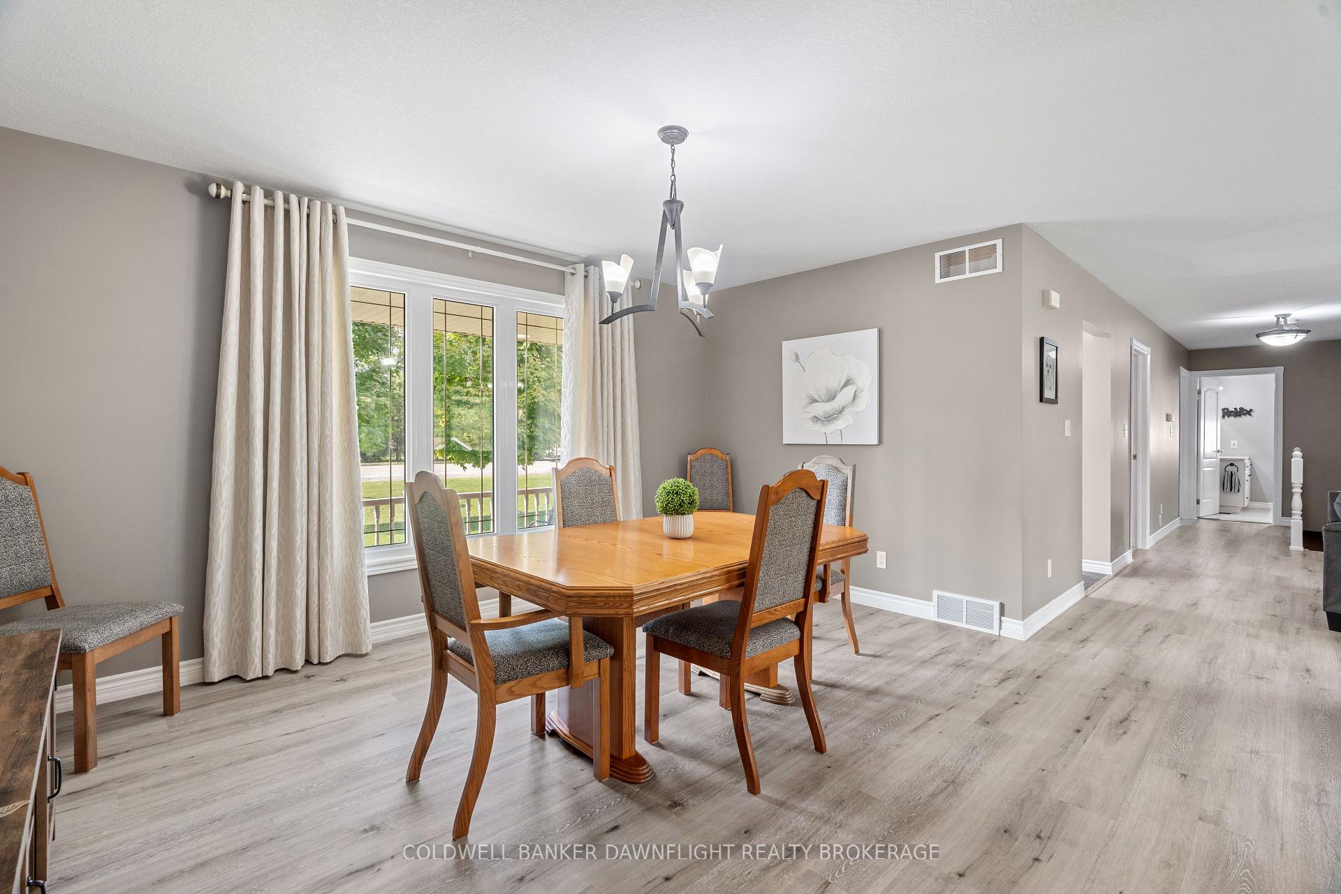 Photo 12 of 2162 Parkhill Drive, North Middlesex, Parkhill — HOMEH
