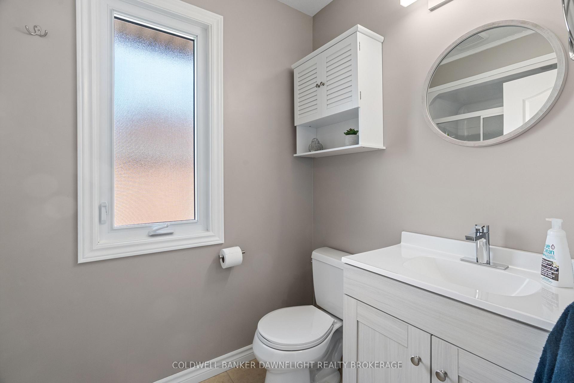 Photo 20 of 2162 Parkhill Drive, North Middlesex, Parkhill — HOMEH