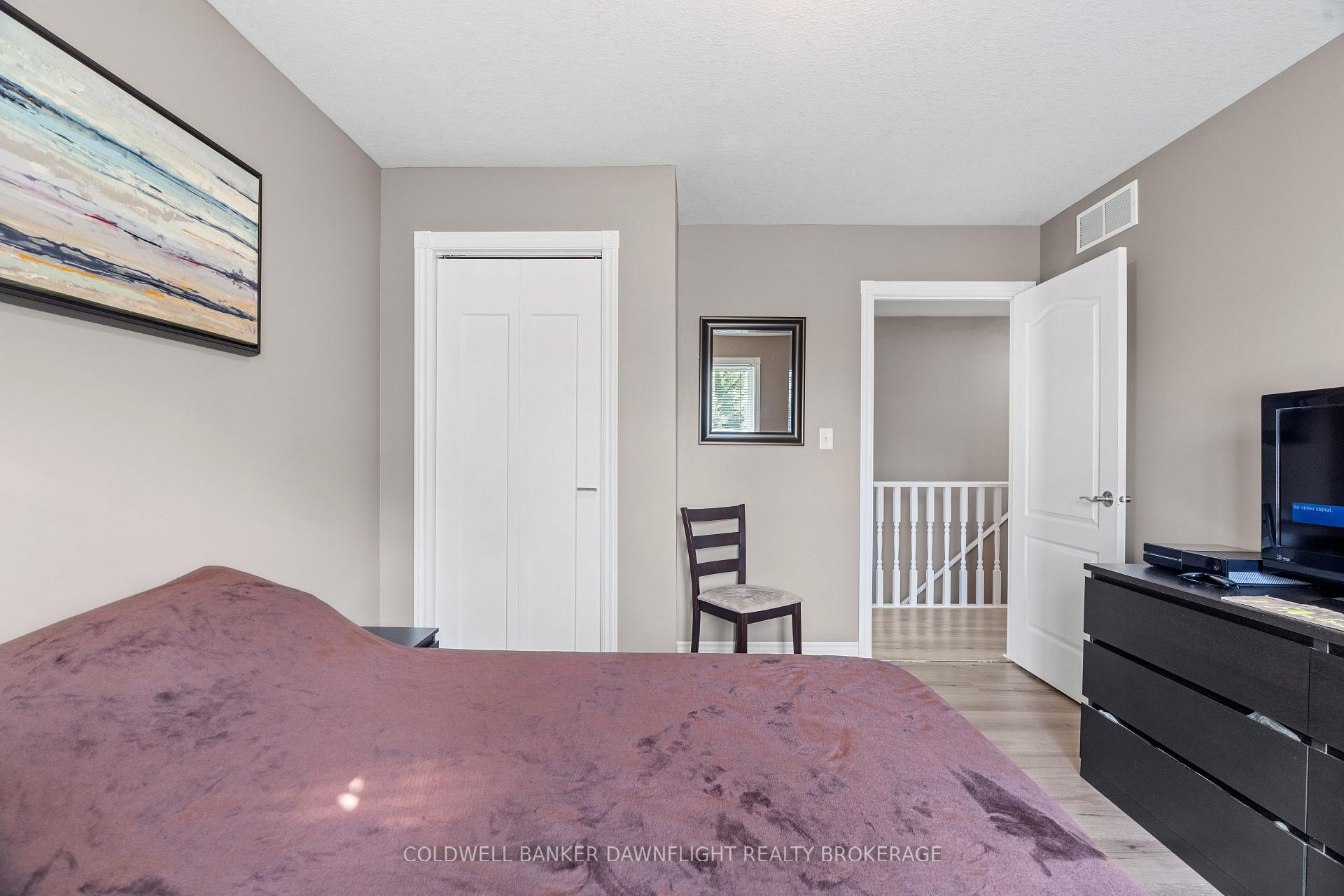 Photo 22 of 2162 Parkhill Drive, North Middlesex, Parkhill — HOMEH
