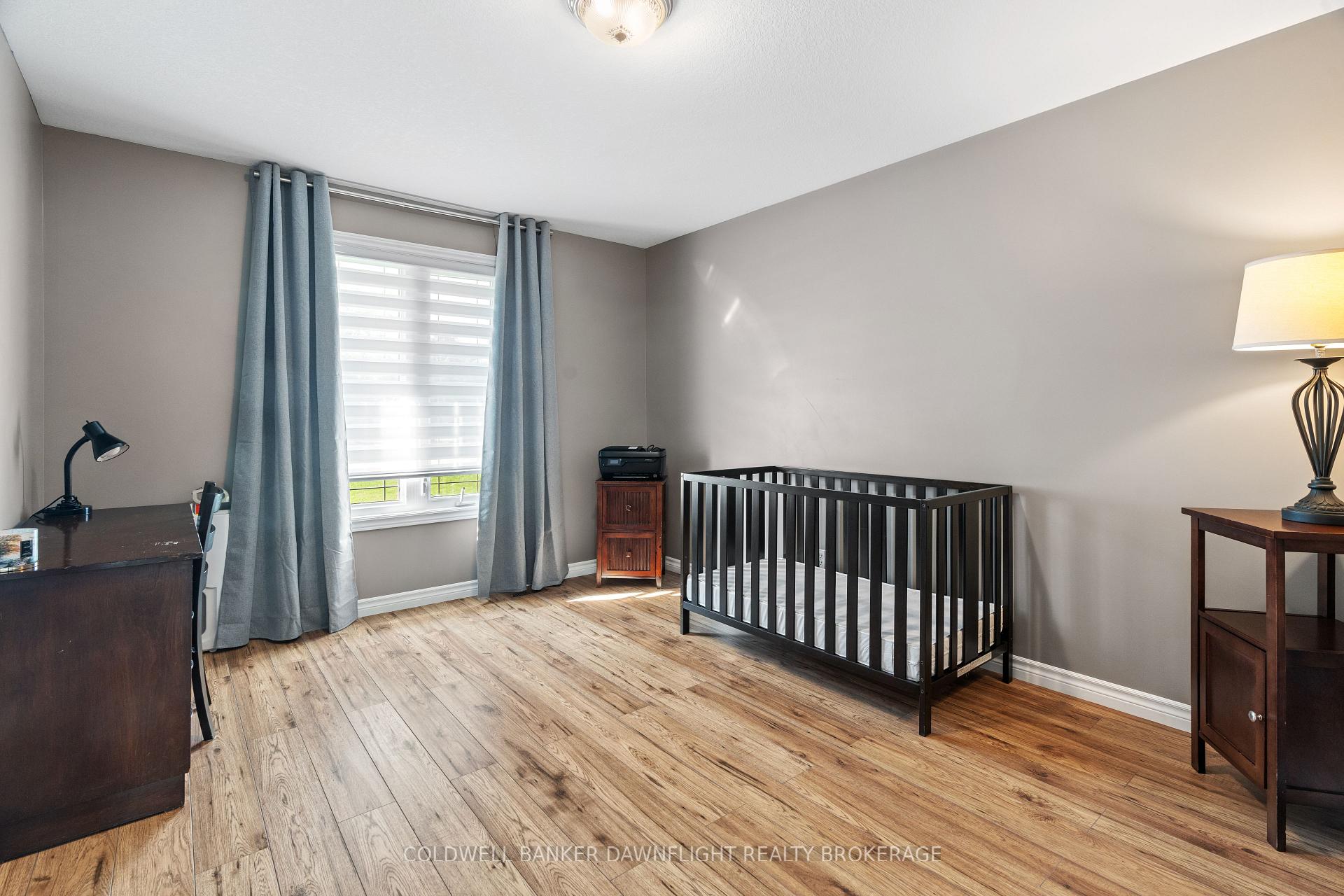 Photo 23 of 2162 Parkhill Drive, North Middlesex, Parkhill — HOMEH