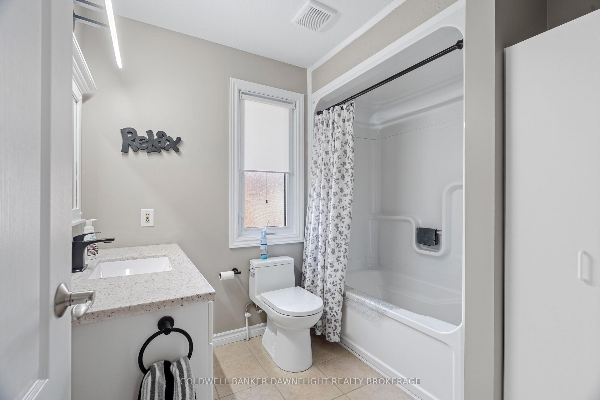 Photo 25 of 2162 Parkhill Drive, North Middlesex, Parkhill — HOMEH