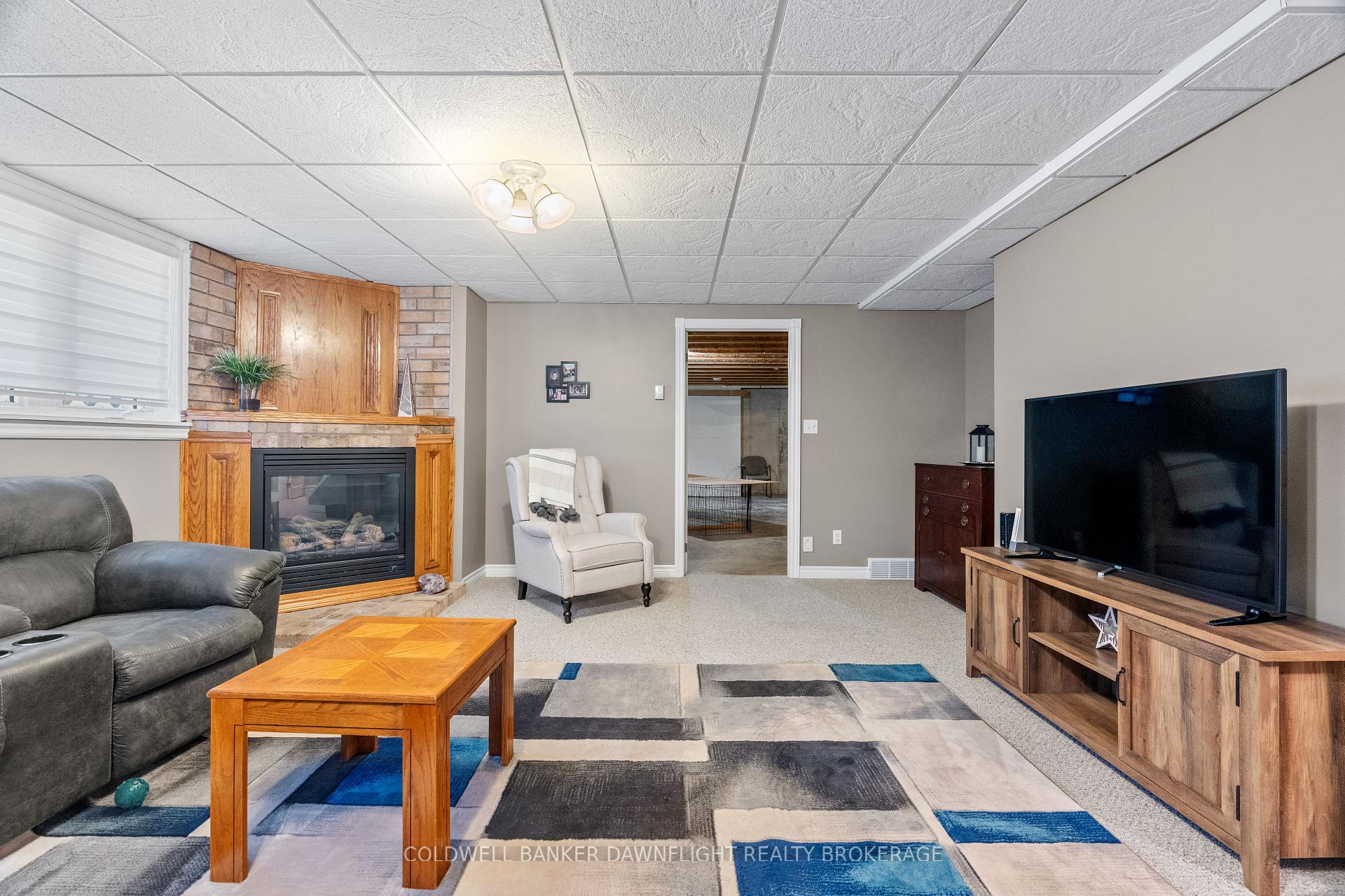 Photo 28 of 2162 Parkhill Drive, North Middlesex, Parkhill — HOMEH
