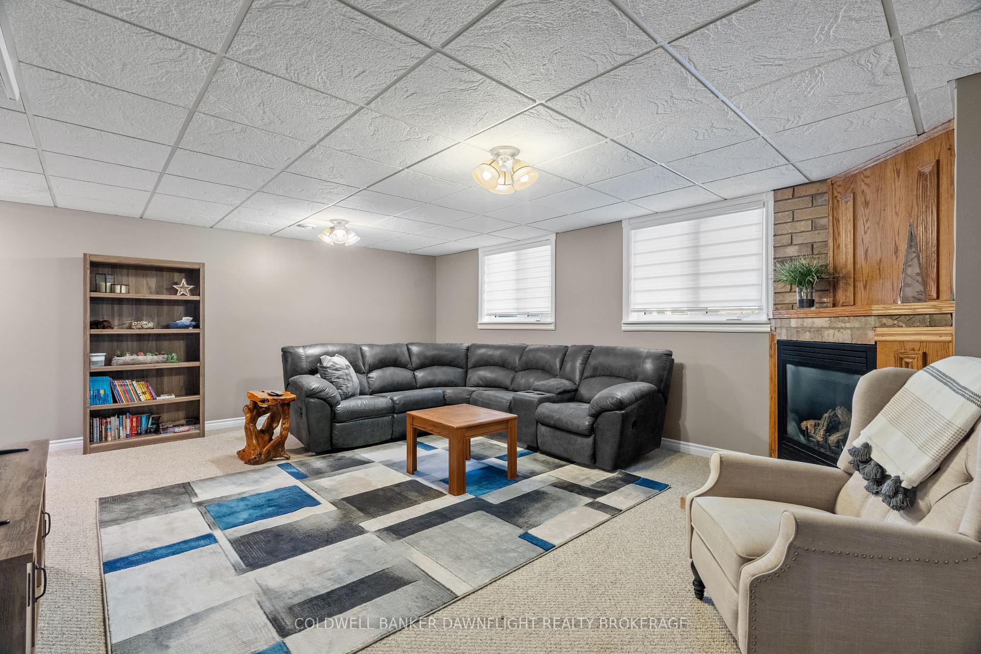 Photo 30 of 2162 Parkhill Drive, North Middlesex, Parkhill — HOMEH
