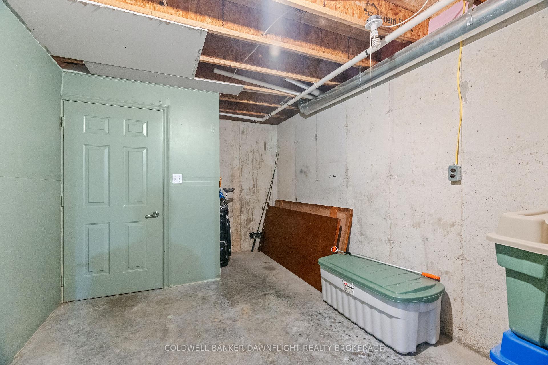 Photo 32 of 2162 Parkhill Drive, North Middlesex, Parkhill — HOMEH