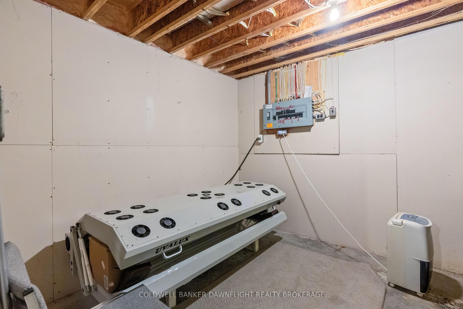 Photo 36 of 2162 Parkhill Drive, North Middlesex, Parkhill — HOMEH