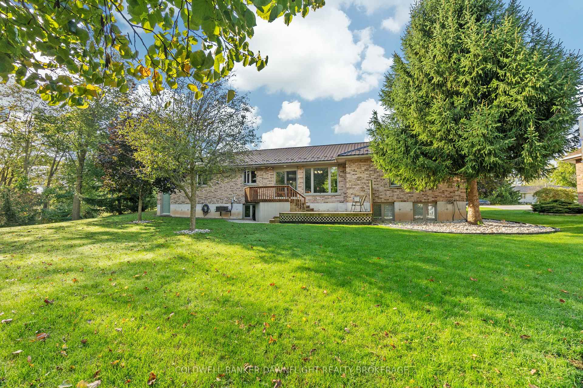 Photo 43 of 2162 Parkhill Drive, North Middlesex, Parkhill — HOMEH