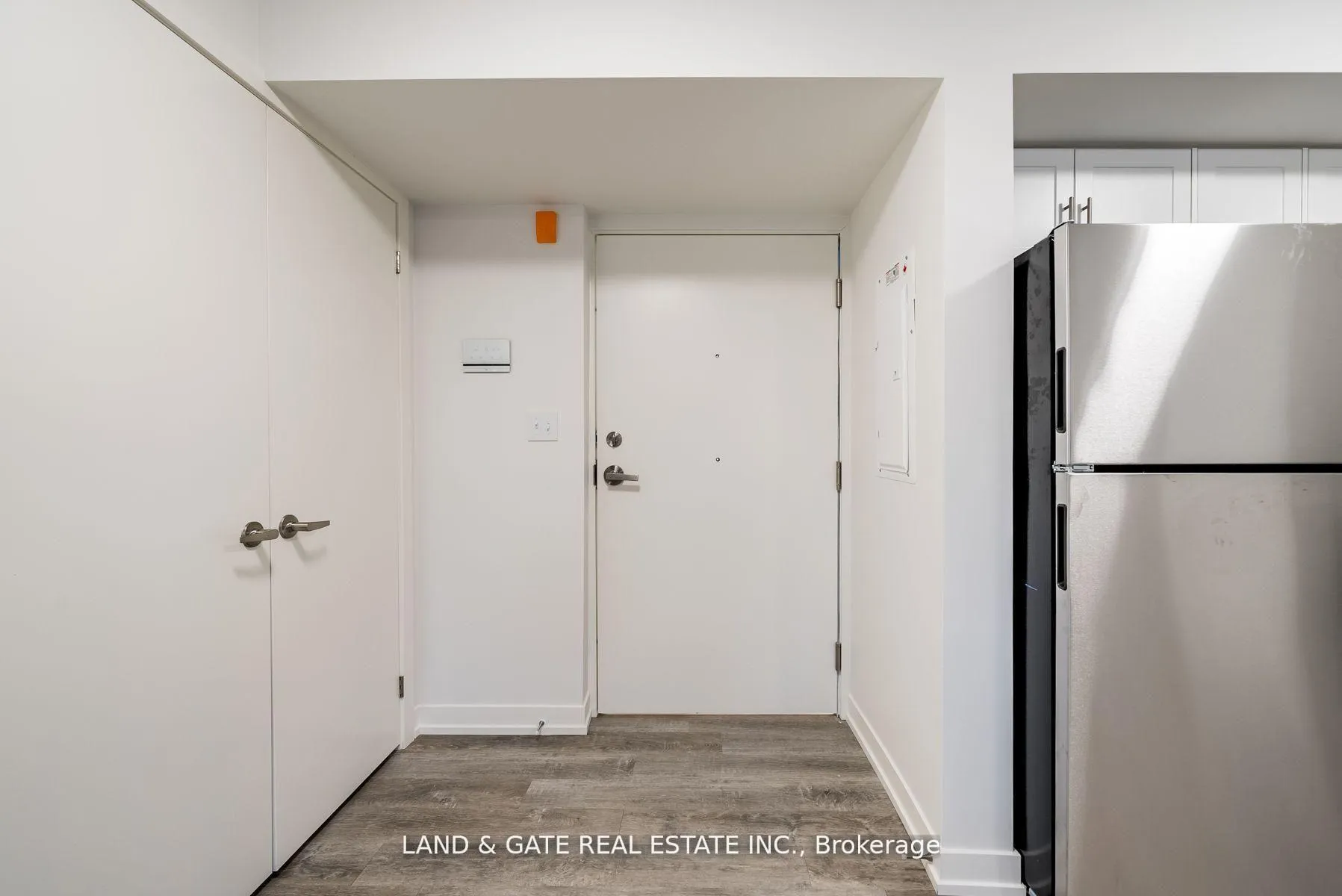 Photo 4 of Unit 510, 976 Simcoe Street N, Oshawa, Centennial — HOMEH