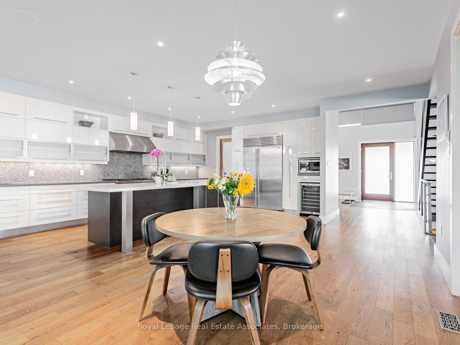Photo 8 of 66 Inglewood Drive, Mississauga, Mineola — HOMEH