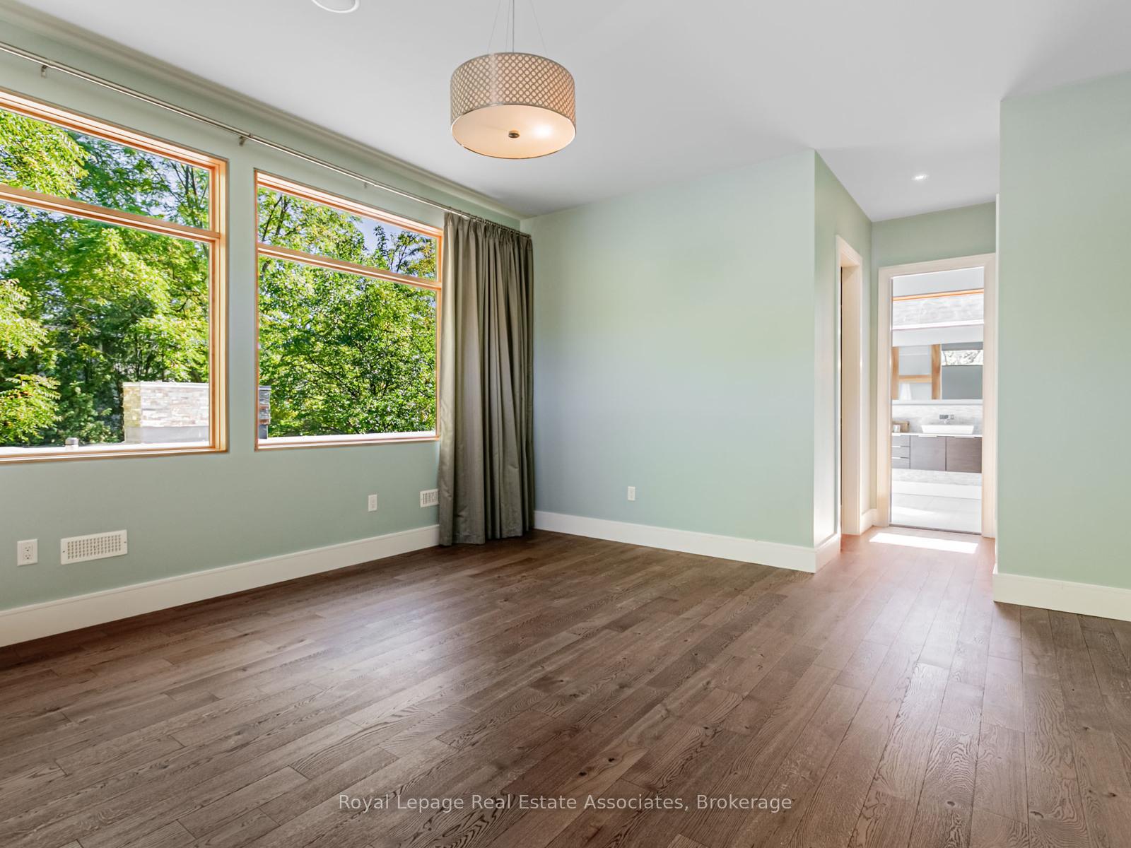 Photo 22 of 66 Inglewood Drive, Mississauga, Mineola — HOMEH