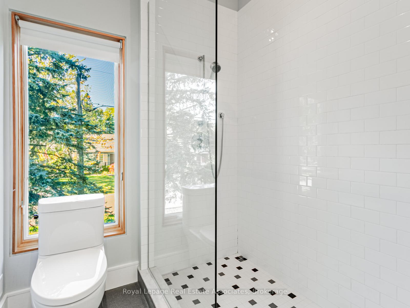 Photo 27 of 66 Inglewood Drive, Mississauga, Mineola — HOMEH