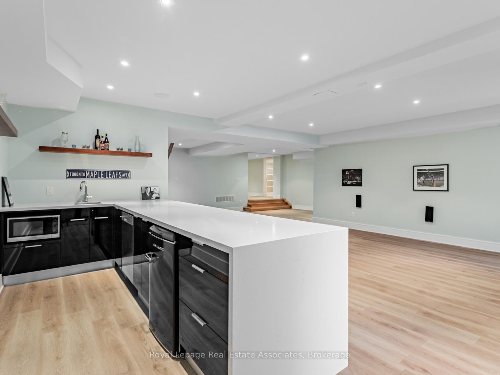 Photo 32 of 66 Inglewood Drive, Mississauga, Mineola — HOMEH