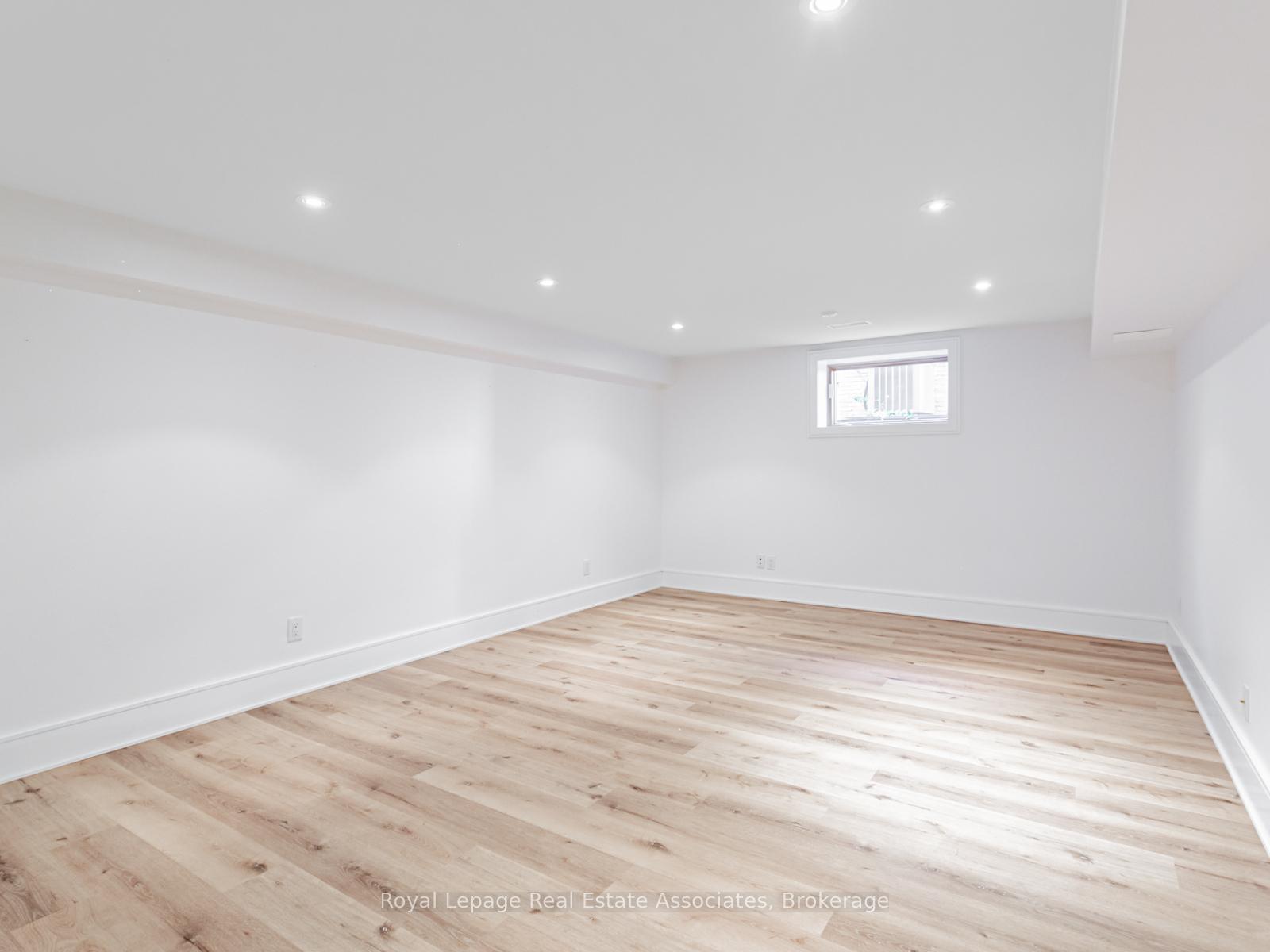 Photo 39 of 66 Inglewood Drive, Mississauga, Mineola — HOMEH