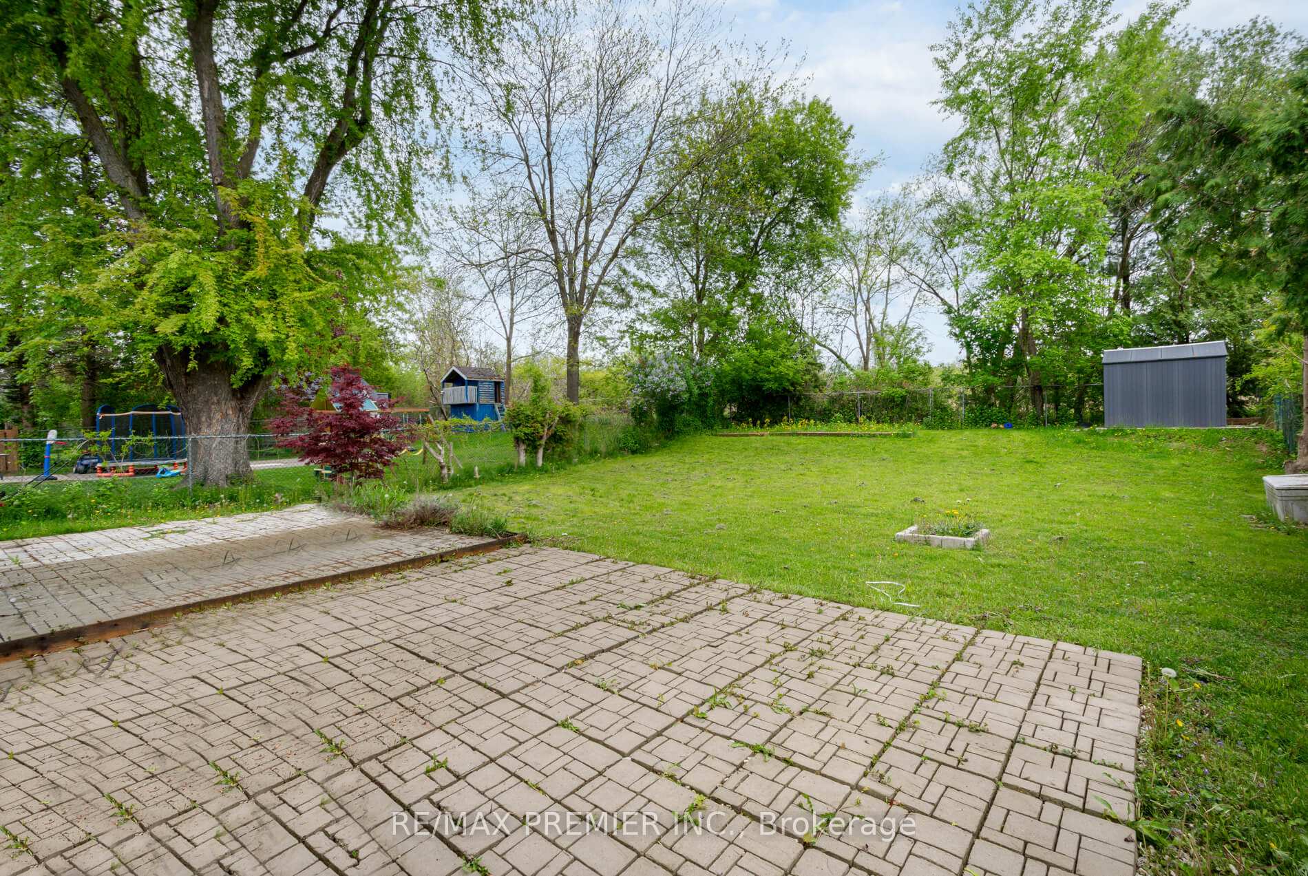 Photo 36 of 15 Maple Avenue W, New Tecumseth, Beeton — HOMEH