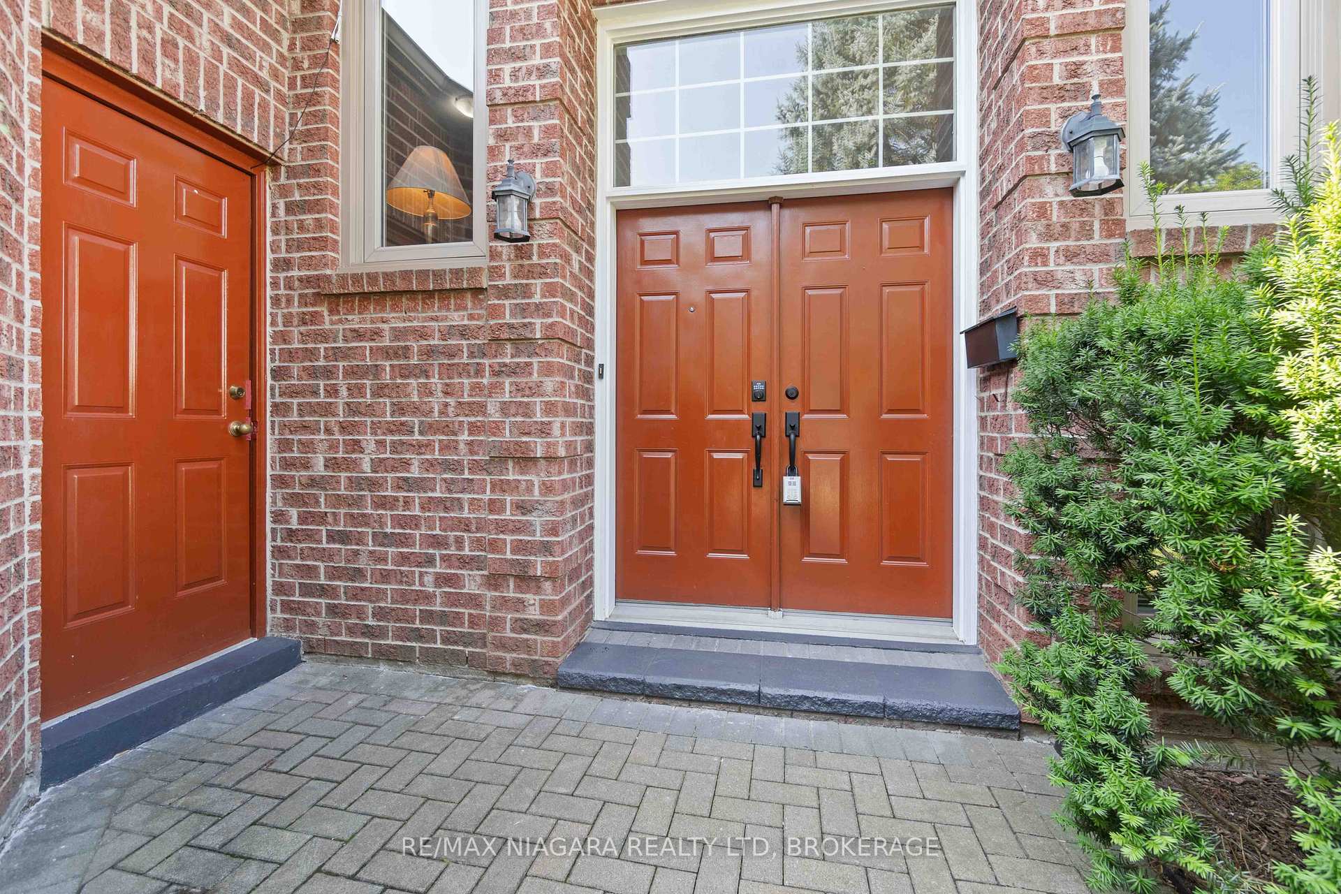Photo 4 of 14 Meadowbrook Lane, Pelham, Fonthill — HOMEH