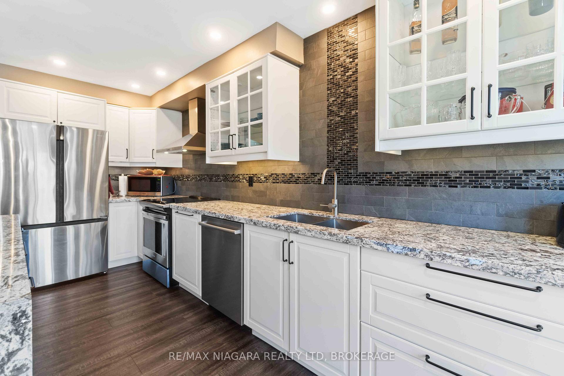 Photo 9 of 14 Meadowbrook Lane, Pelham, Fonthill — HOMEH