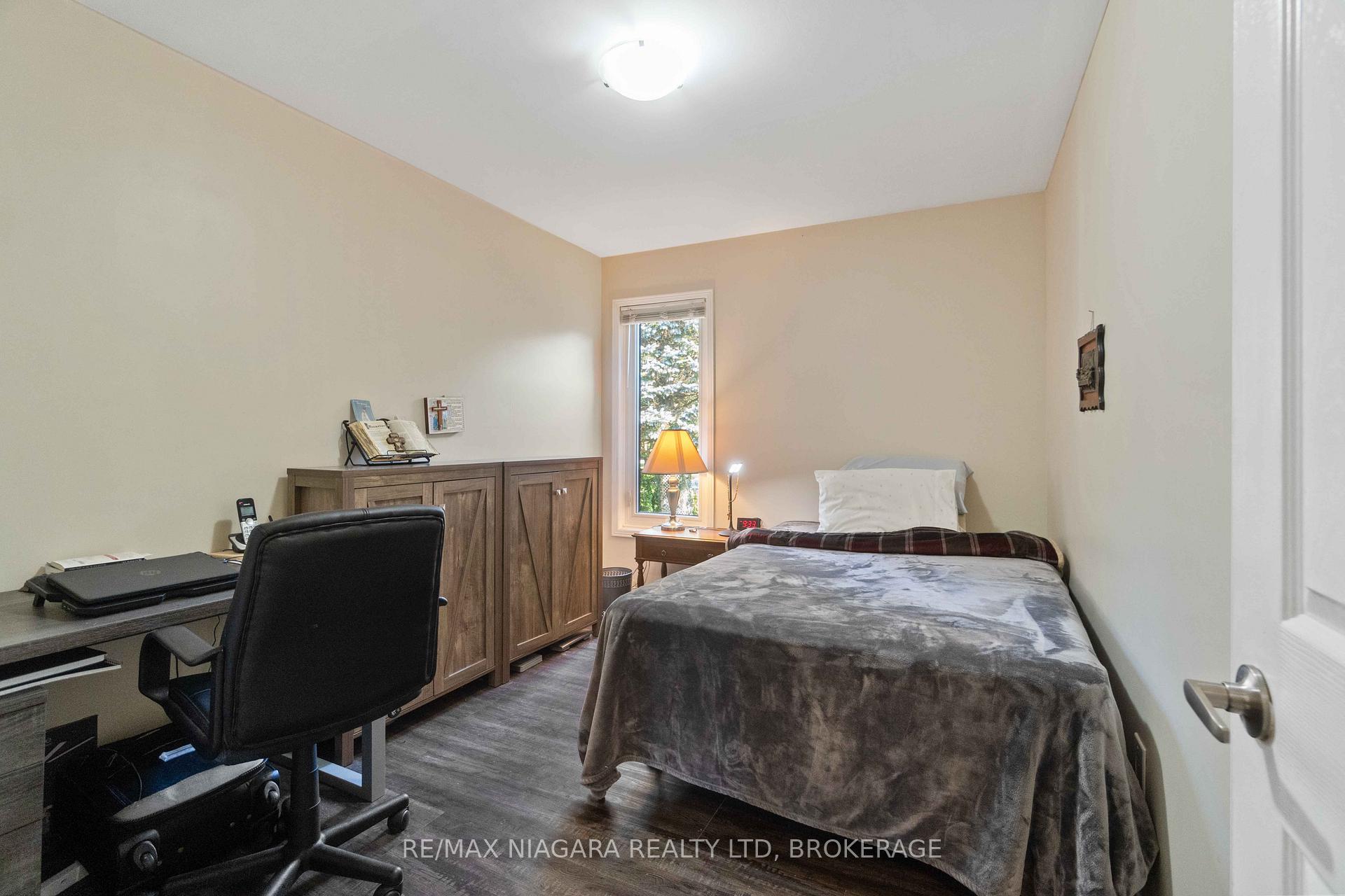 Photo 22 of 14 Meadowbrook Lane, Pelham, Fonthill — HOMEH