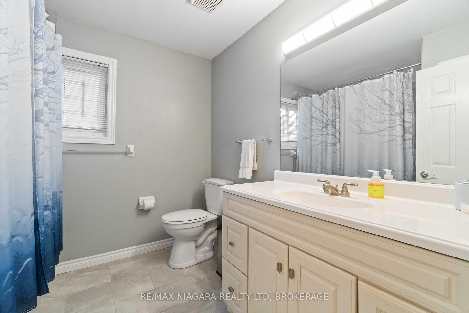 Photo 23 of 14 Meadowbrook Lane, Pelham, Fonthill — HOMEH