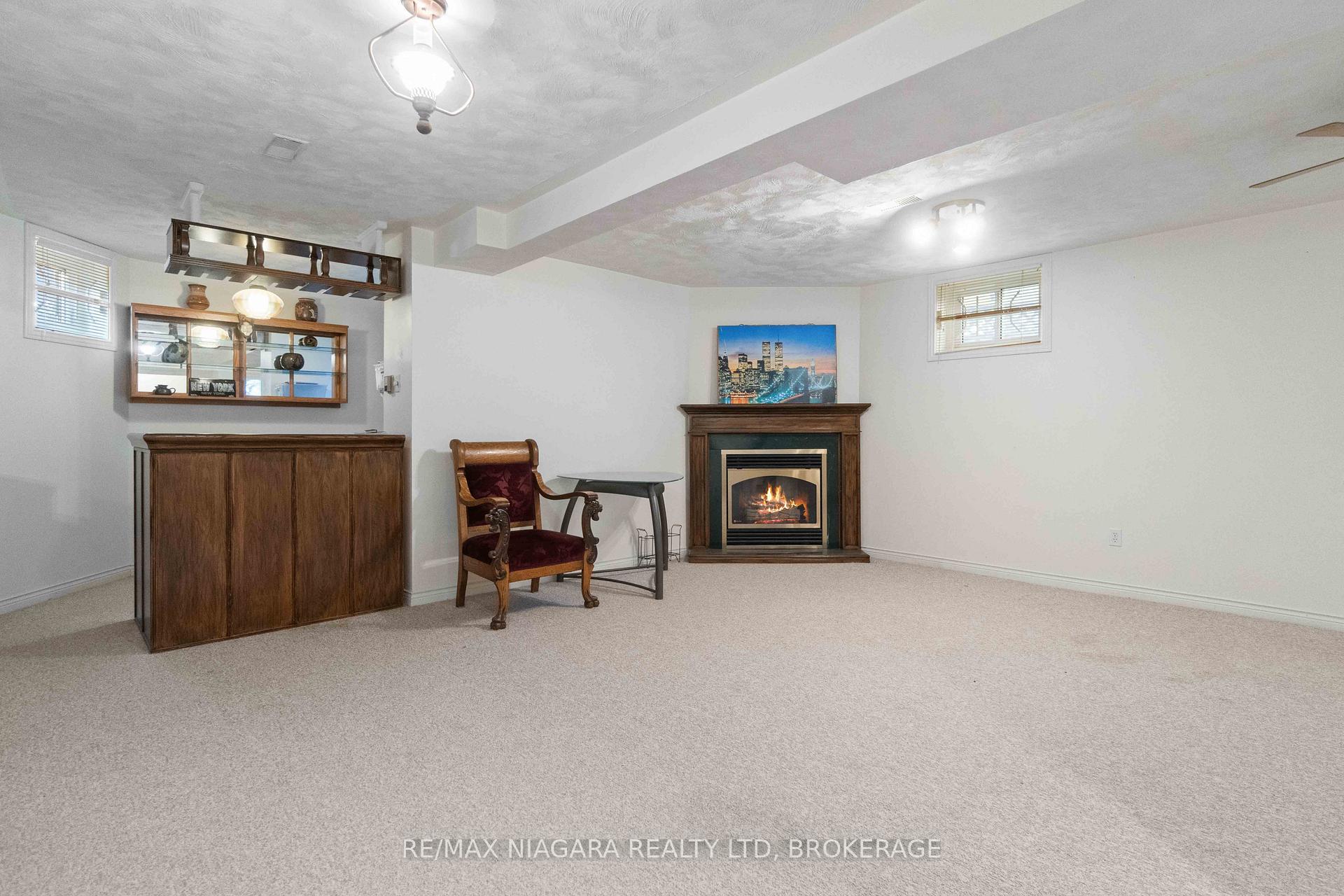 Photo 24 of 14 Meadowbrook Lane, Pelham, Fonthill — HOMEH