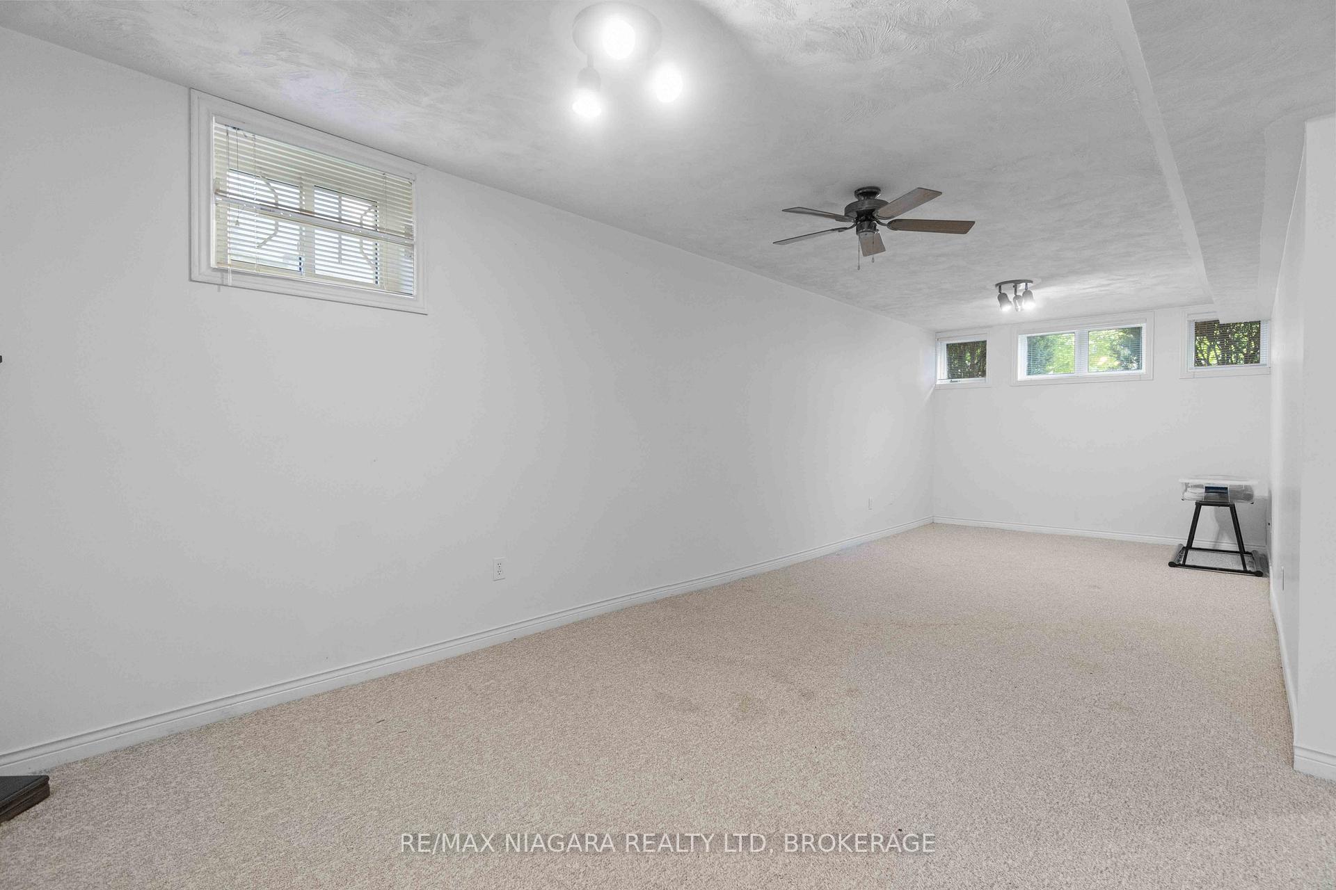 Photo 25 of 14 Meadowbrook Lane, Pelham, Fonthill — HOMEH
