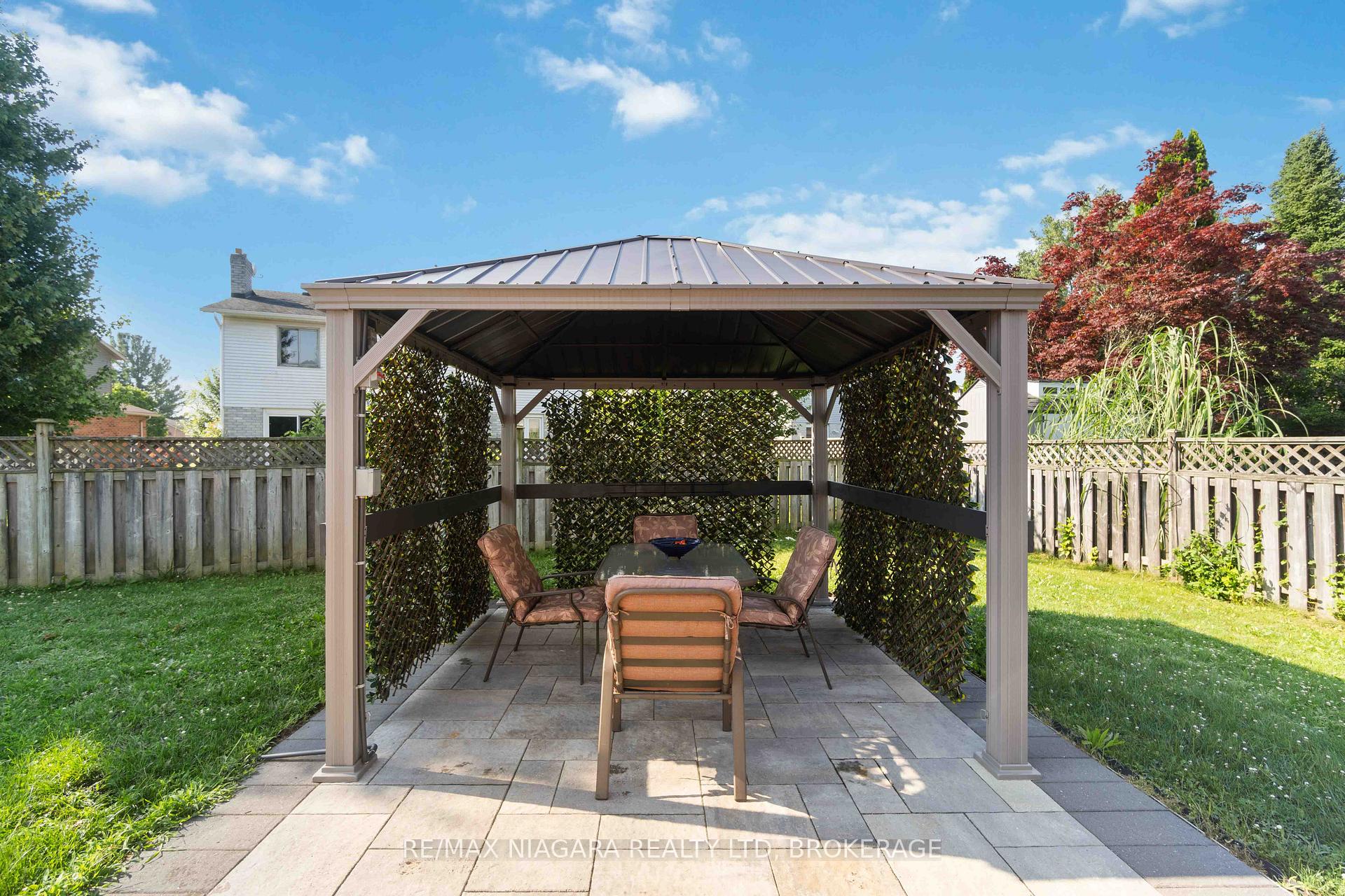 Photo 35 of 14 Meadowbrook Lane, Pelham, Fonthill — HOMEH