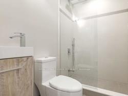 Photo 4 of 26A Pines Avenue, Mississauga, Clarkson — HOMEH