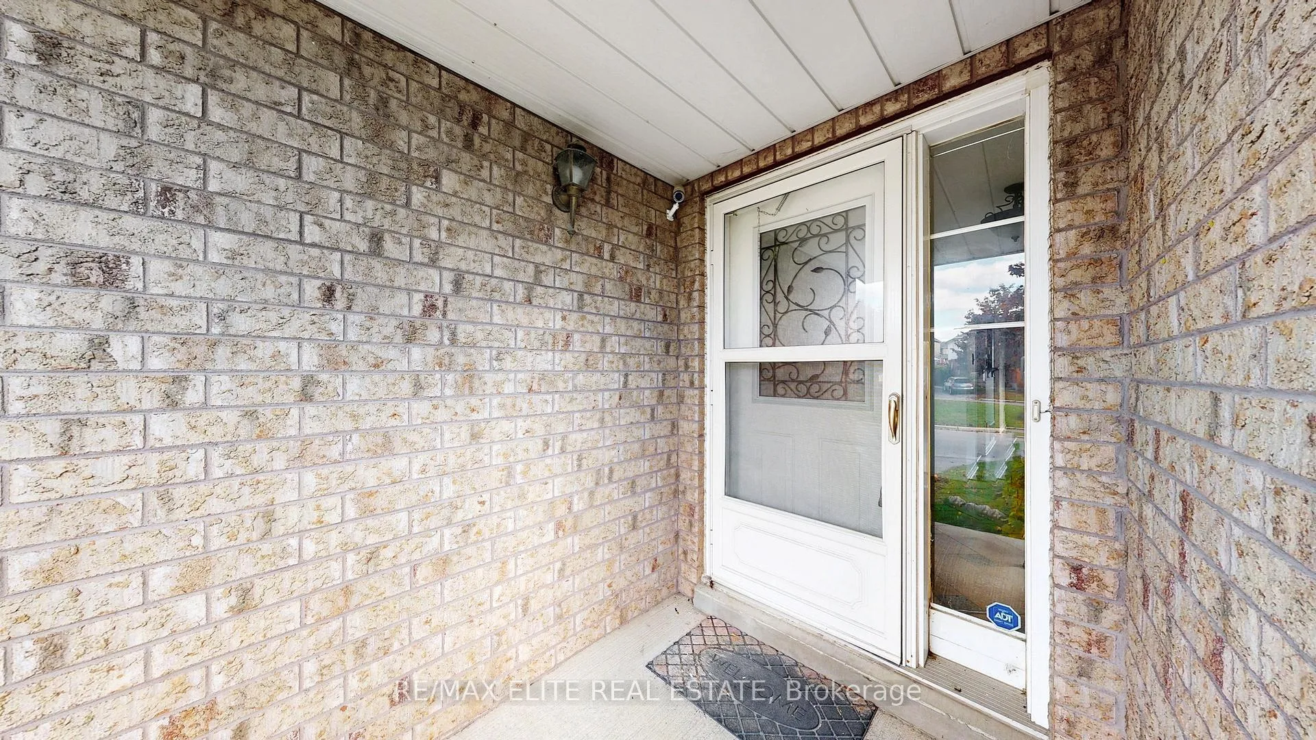 Photo 2 of 1785 Mcgill Court, Oshawa, Samac — HOMEH
