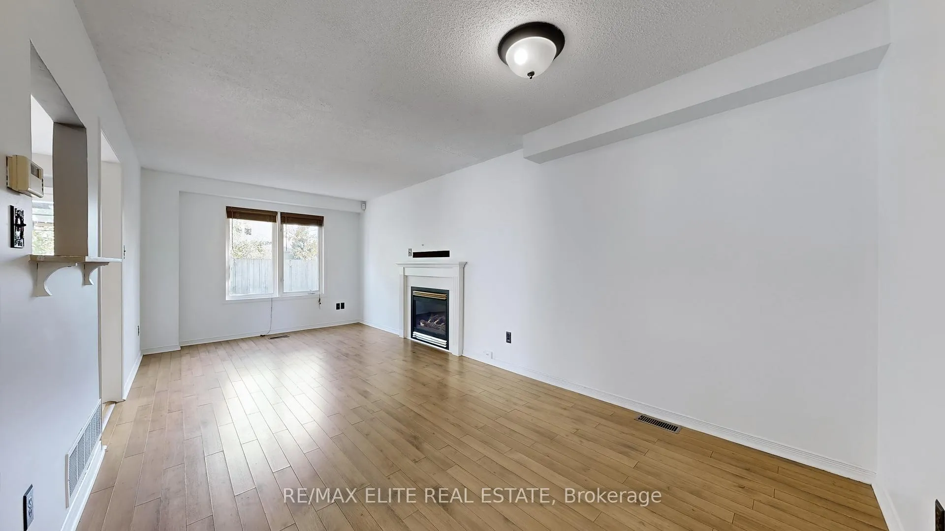 Photo 3 of 1785 Mcgill Court, Oshawa, Samac — HOMEH