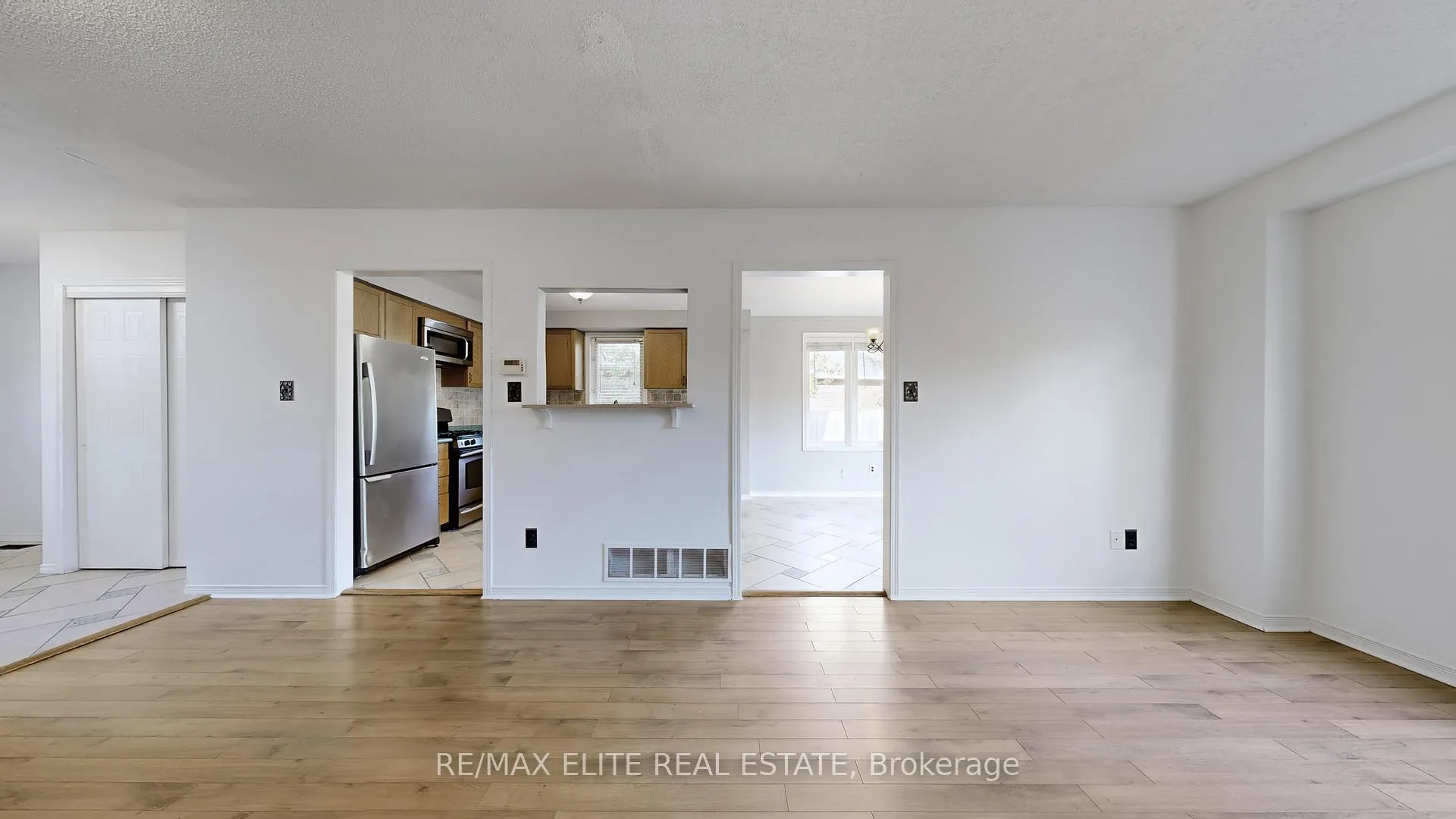 Photo 6 of 1785 Mcgill Court, Oshawa, Samac — HOMEH