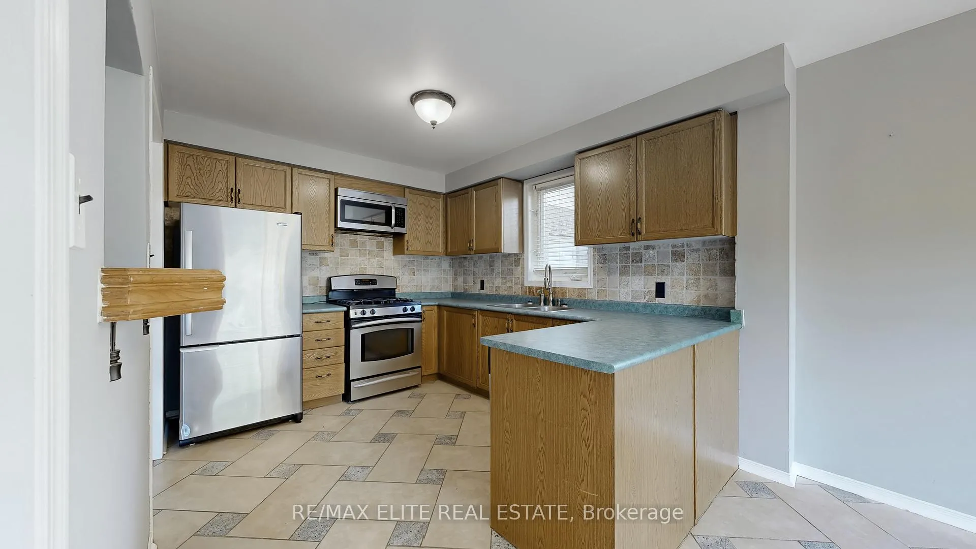 Photo 11 of 1785 Mcgill Court, Oshawa, Samac — HOMEH