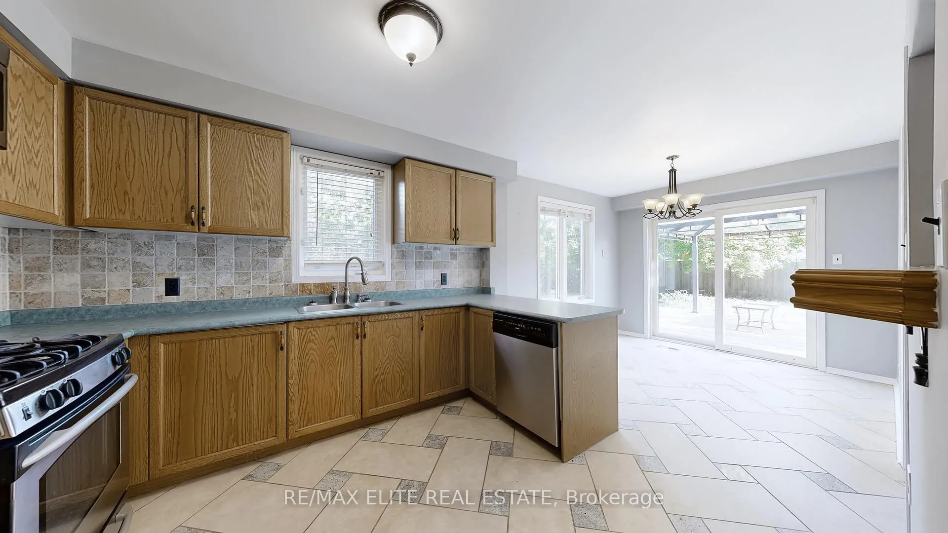 Photo 12 of 1785 Mcgill Court, Oshawa, Samac — HOMEH