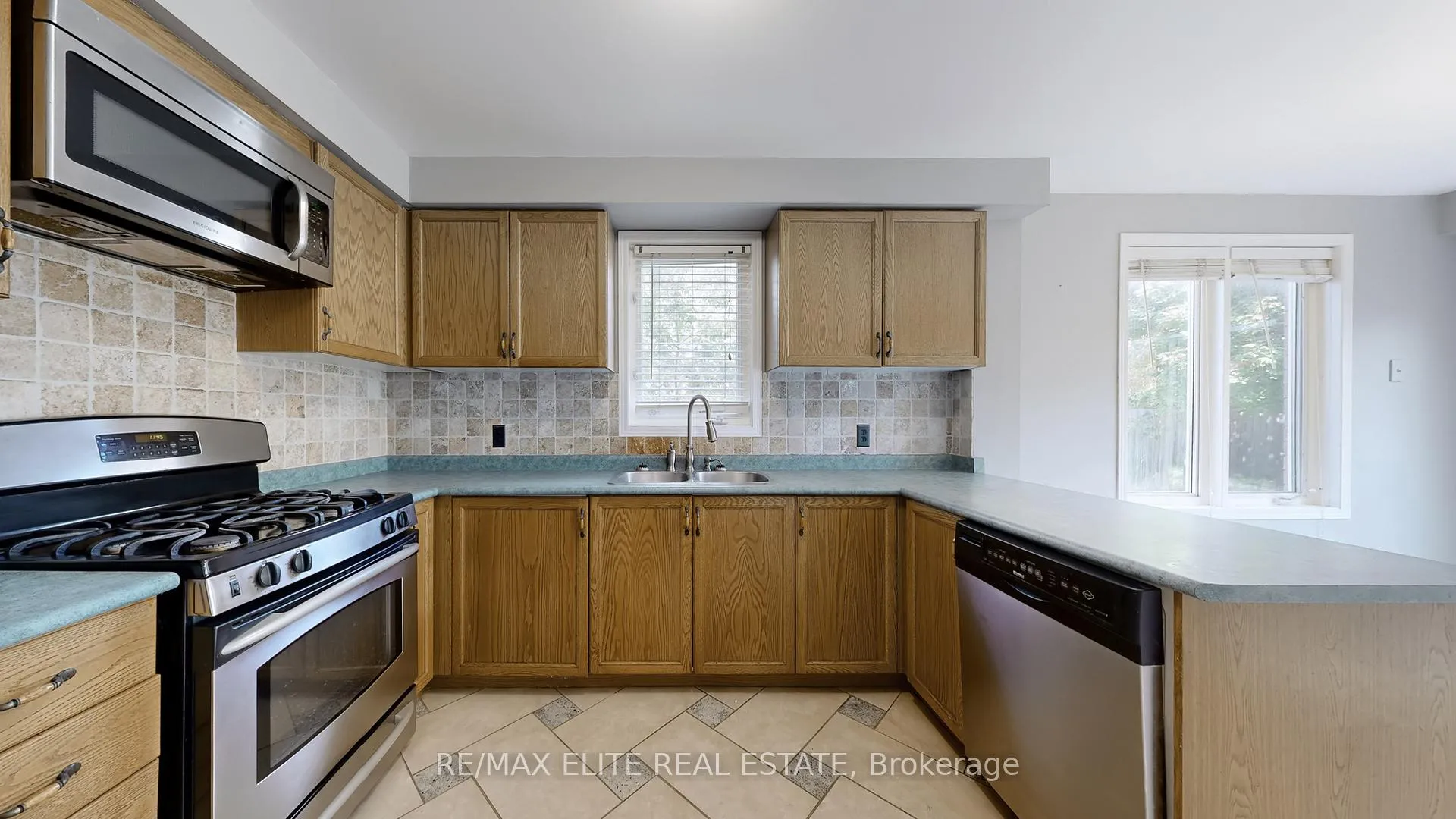 Photo 13 of 1785 Mcgill Court, Oshawa, Samac — HOMEH