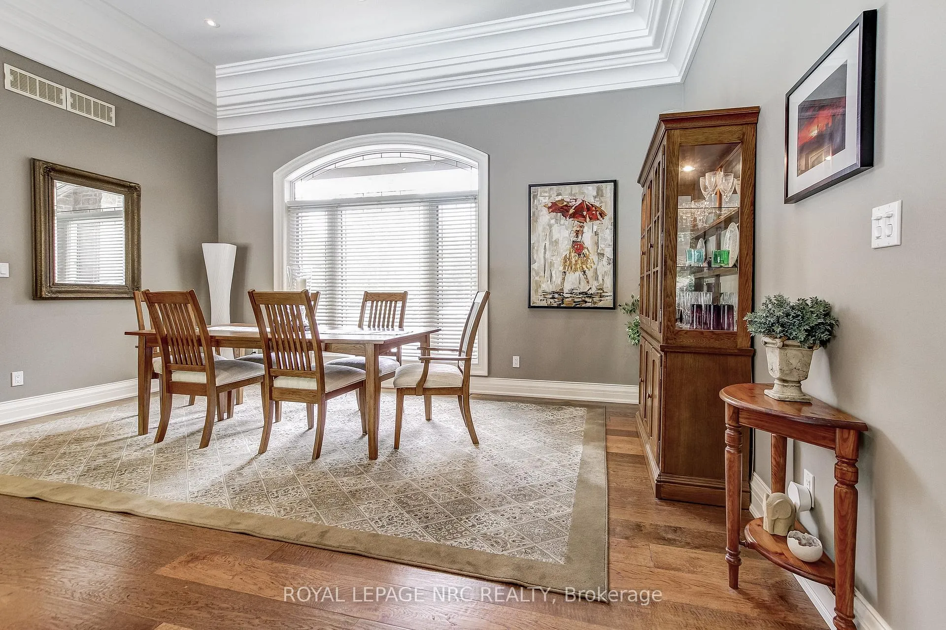 Photo 8 of 6725 Domenic Crescent, Niagara Falls, Stamford — HOMEH