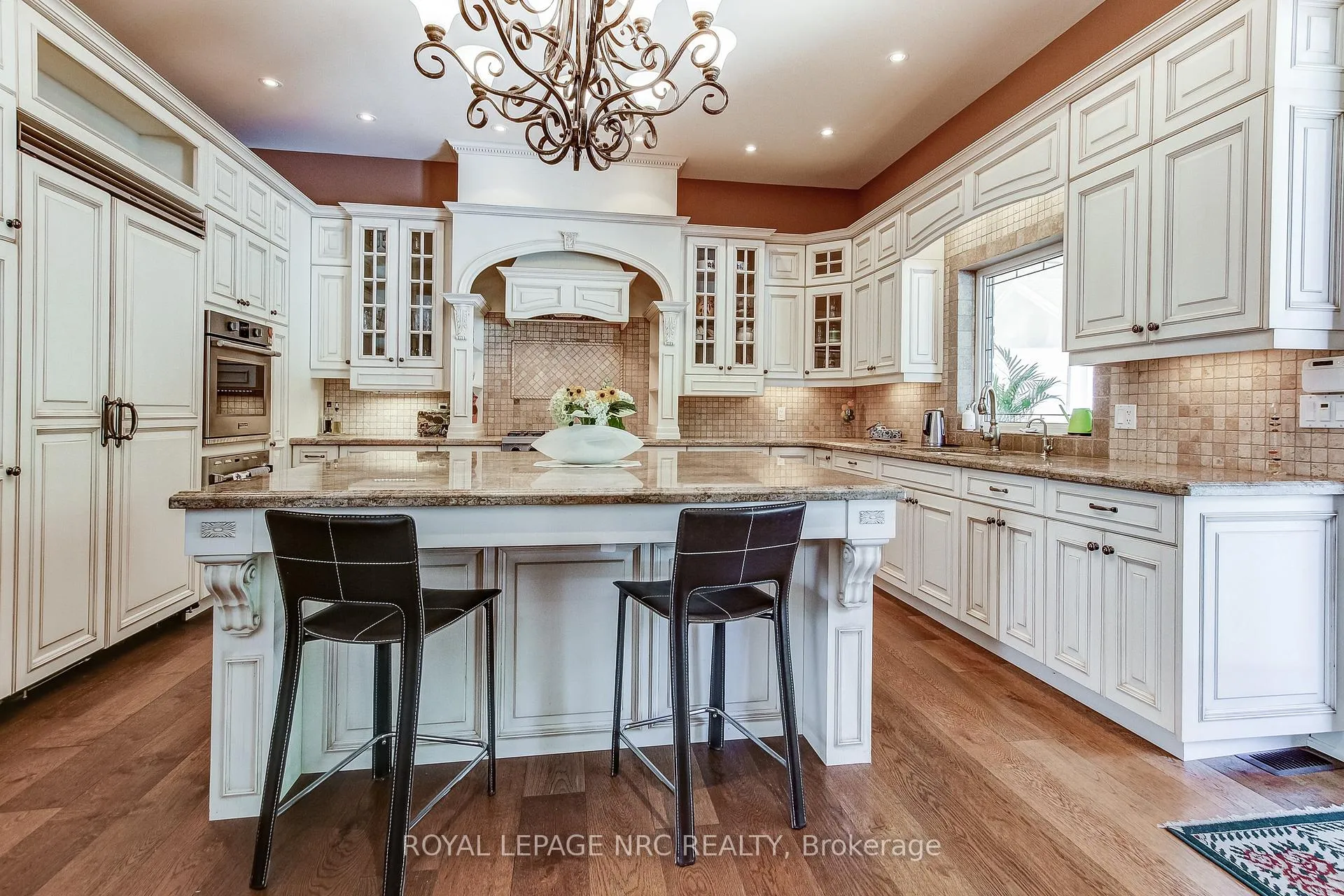 Photo 10 of 6725 Domenic Crescent, Niagara Falls, Stamford — HOMEH