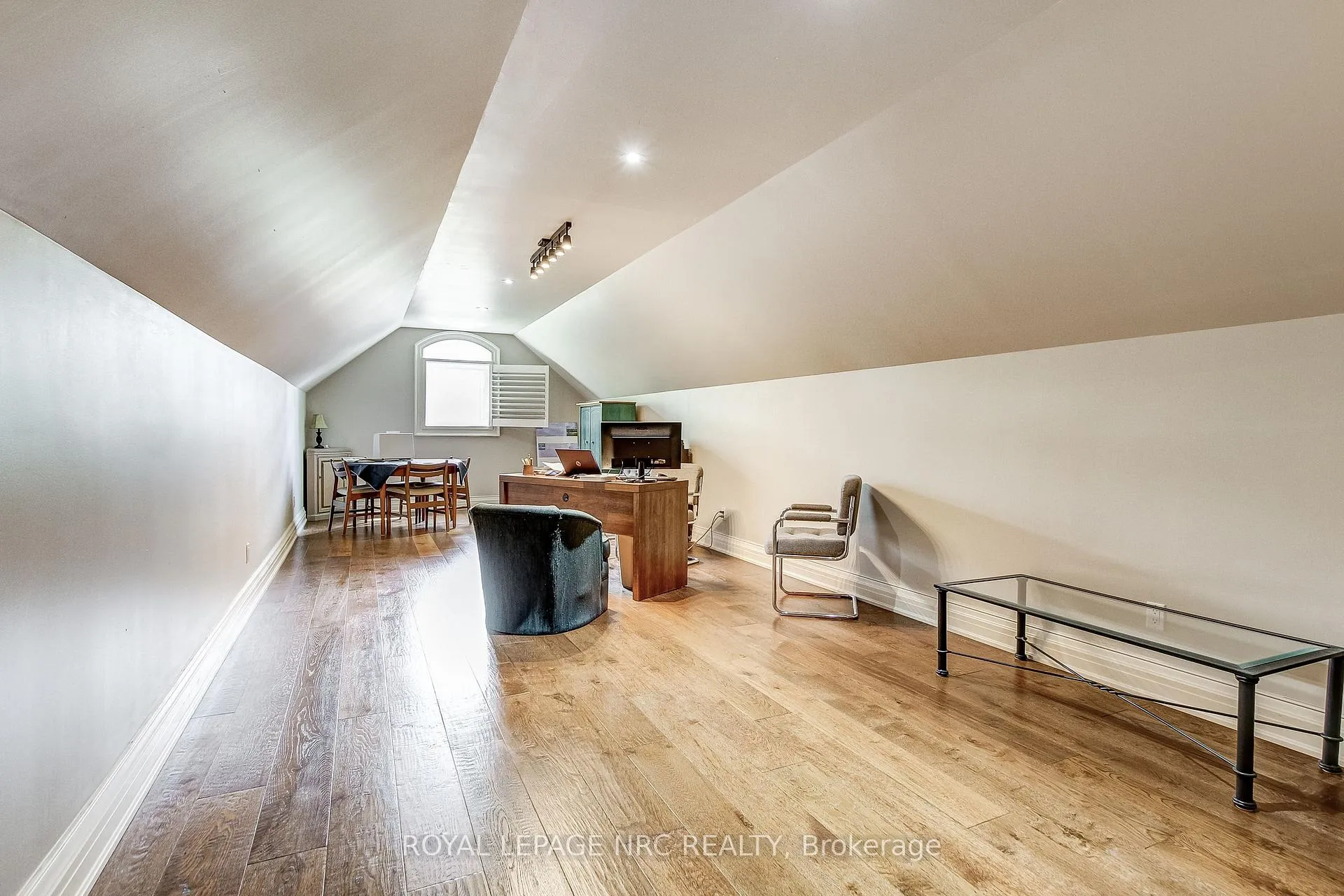 Photo 21 of 6725 Domenic Crescent, Niagara Falls, Stamford — HOMEH
