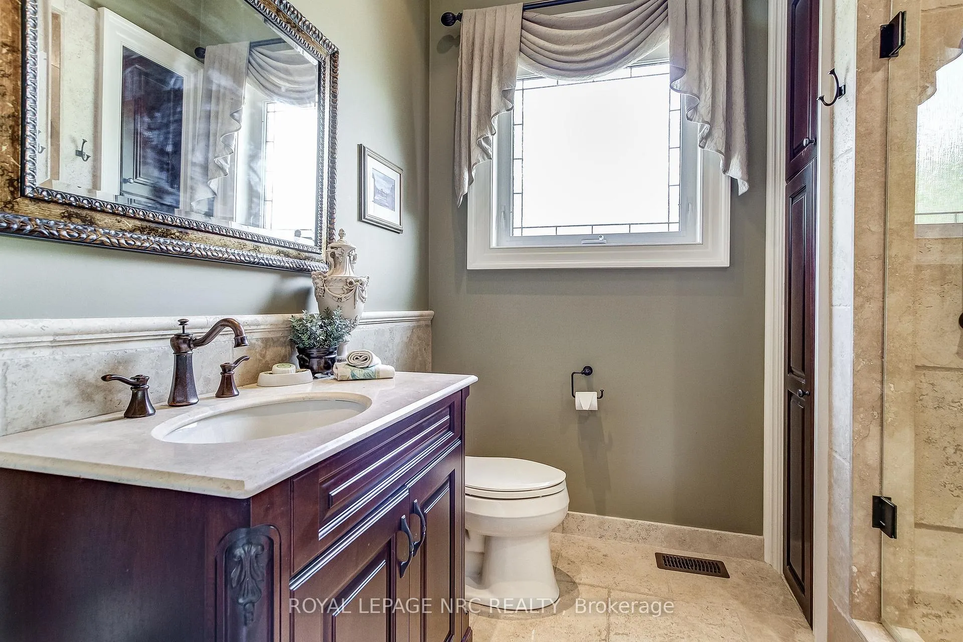 Photo 23 of 6725 Domenic Crescent, Niagara Falls, Stamford — HOMEH