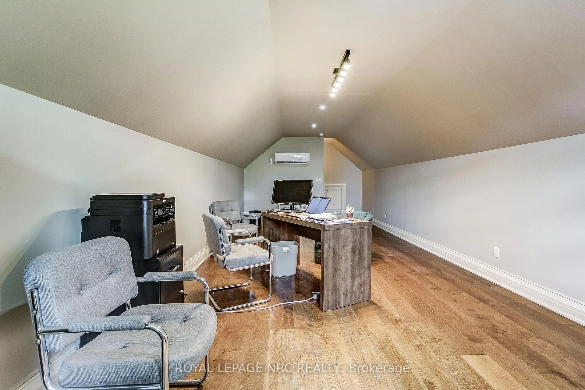 Photo 24 of 6725 Domenic Crescent, Niagara Falls, Stamford — HOMEH