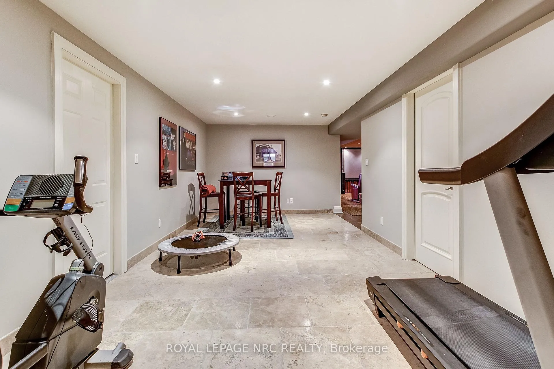 Photo 27 of 6725 Domenic Crescent, Niagara Falls, Stamford — HOMEH