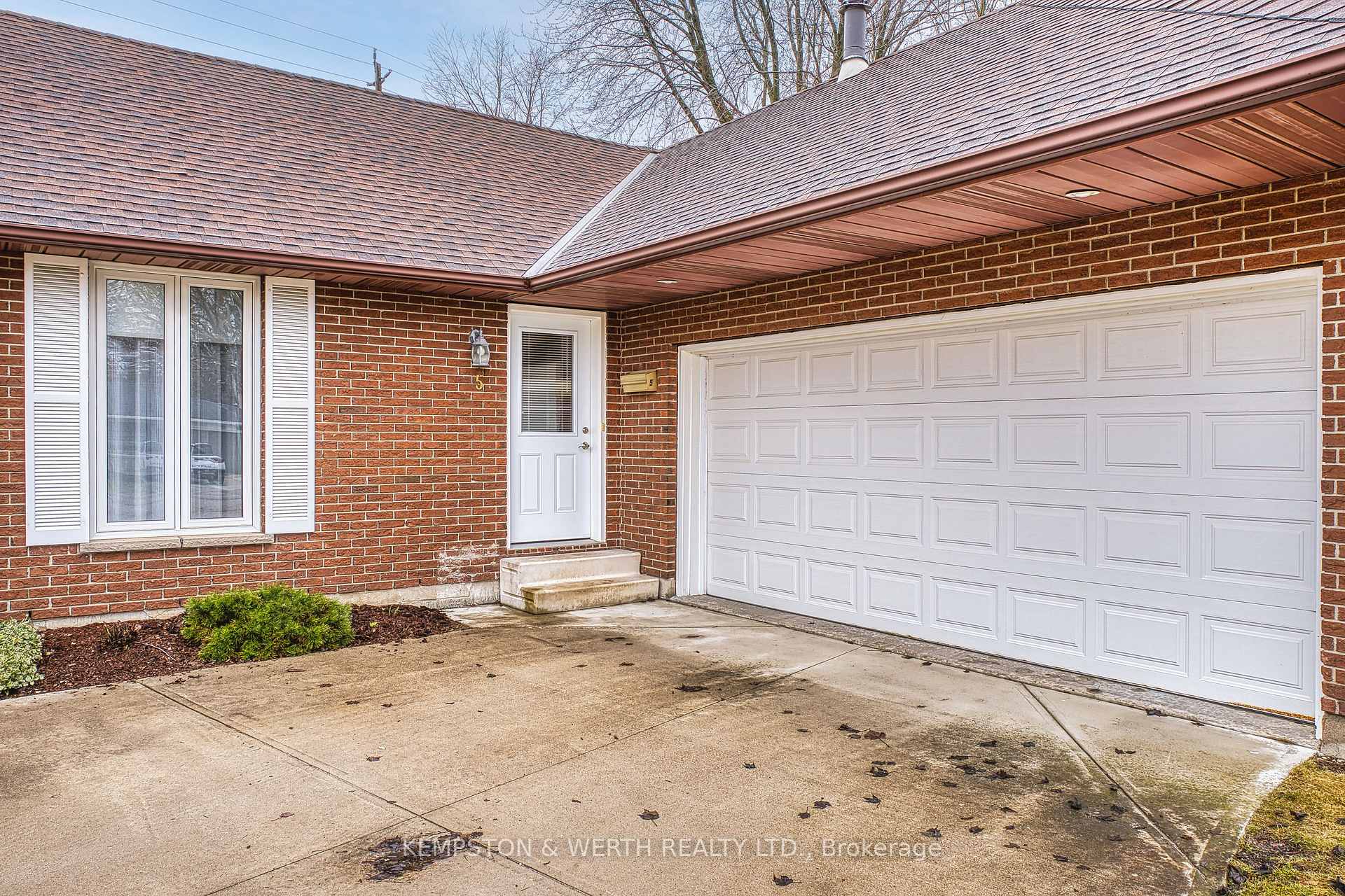Photo 4 of 5 Windham Court, North Perth, Listowel — HOMEH